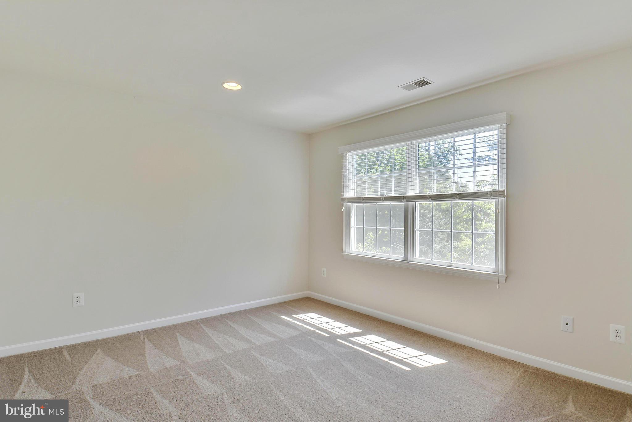 MARLBORO RIDGE - Residential