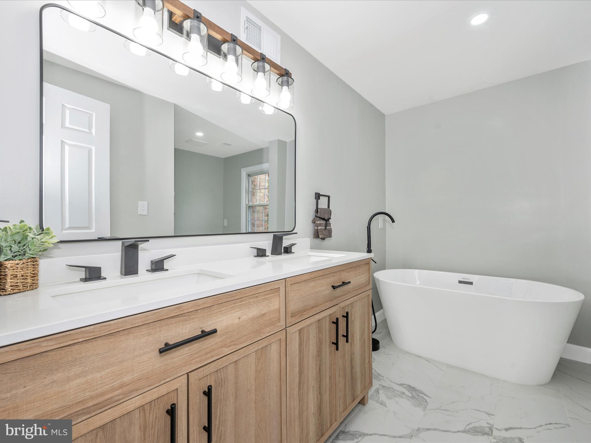 POTOMAC CHASE - Residential