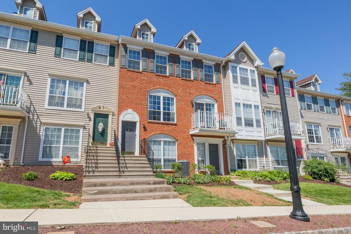 SOCIETY HILL - Residential