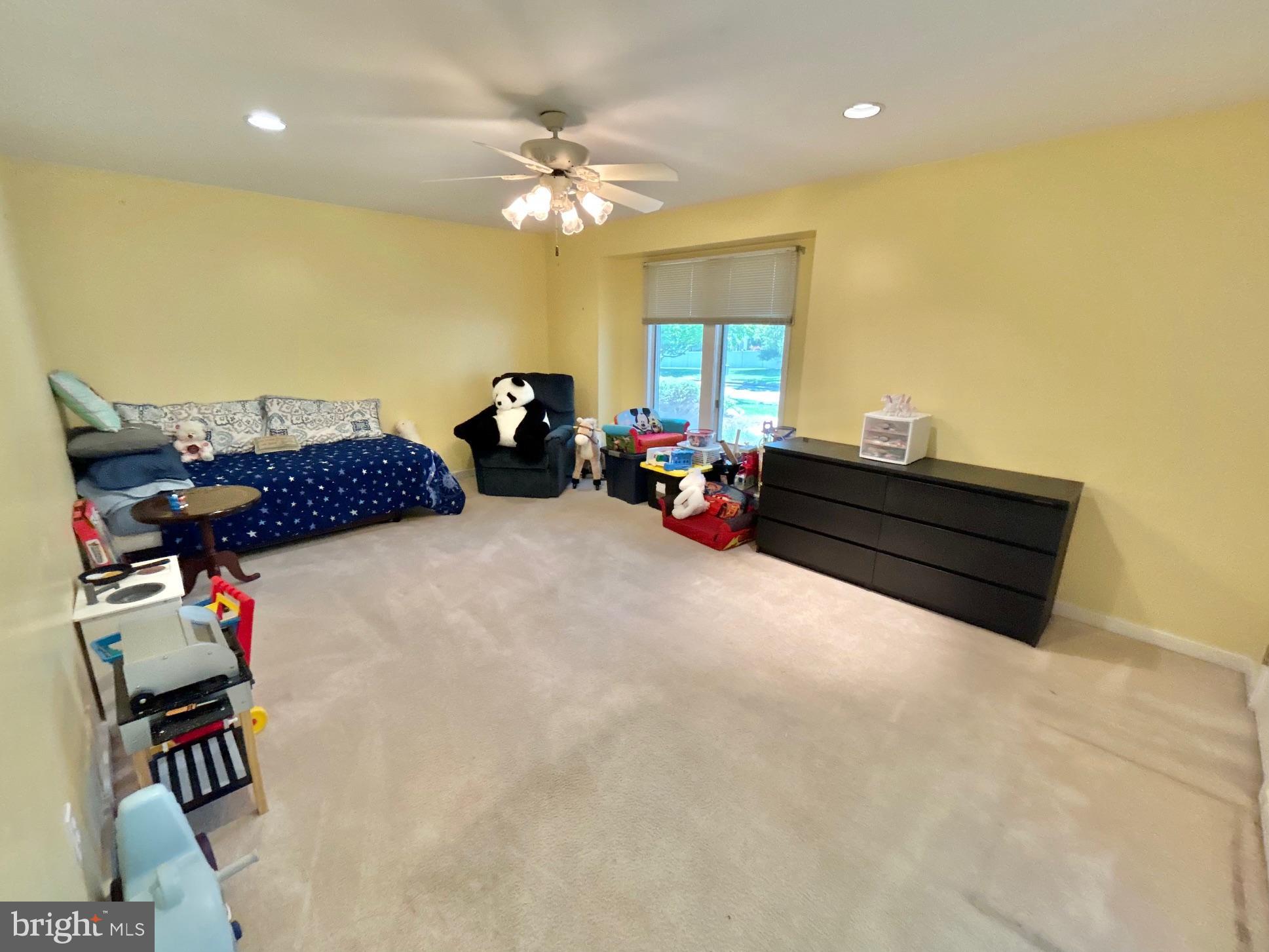 HILLS AT NORTHAMPT - Residential