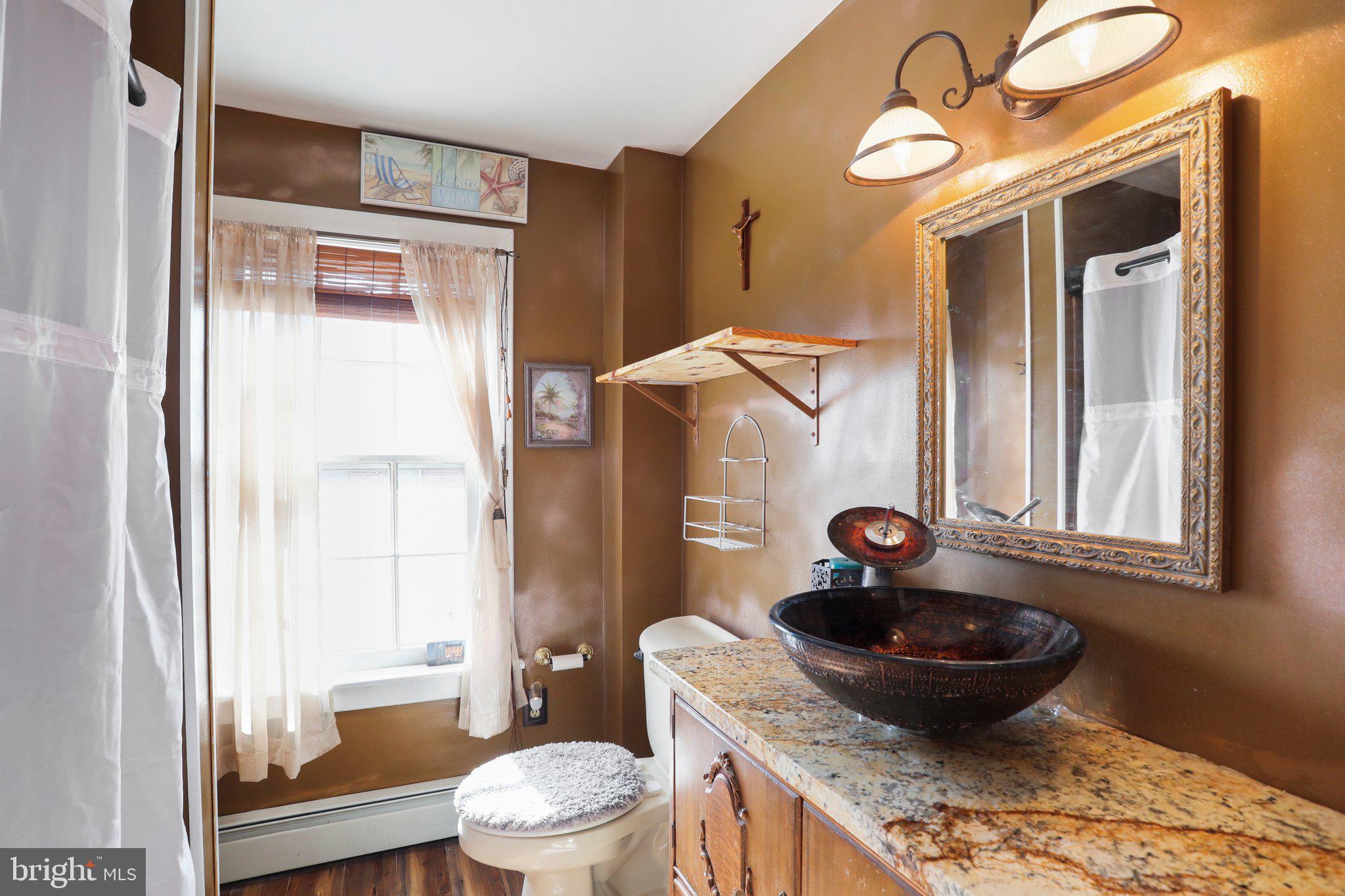 EMMITSBURG - Commercial Sale