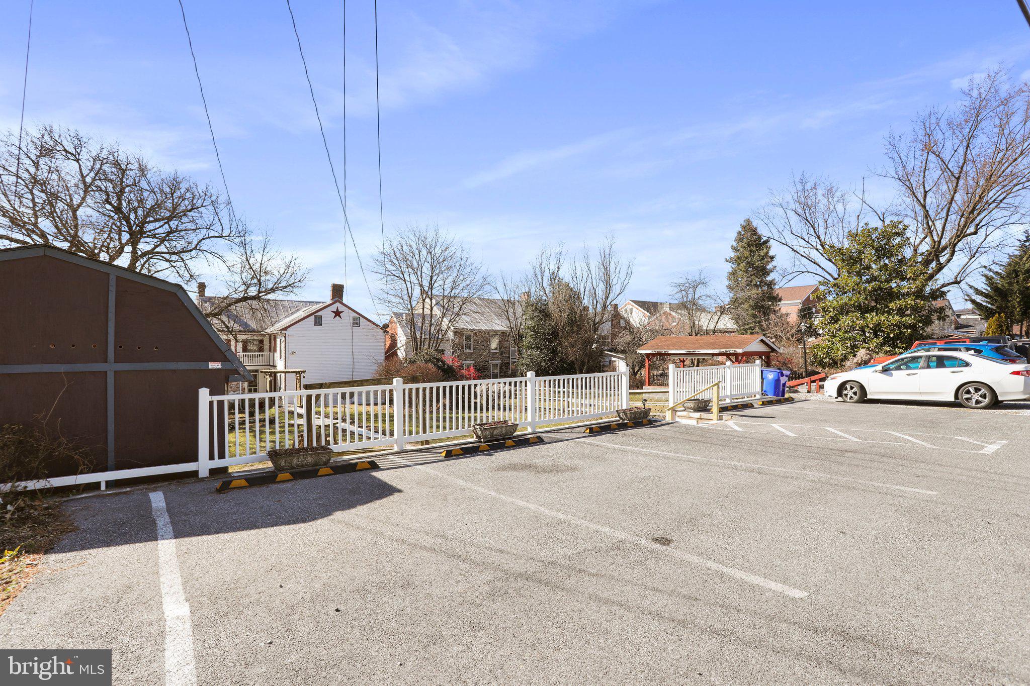 EMMITSBURG - Commercial Sale