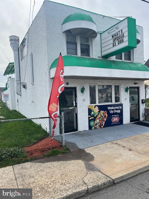 Outstanding Investment Opportunity for an Operator/Chef with and apartment over top on busy Chester Pike.