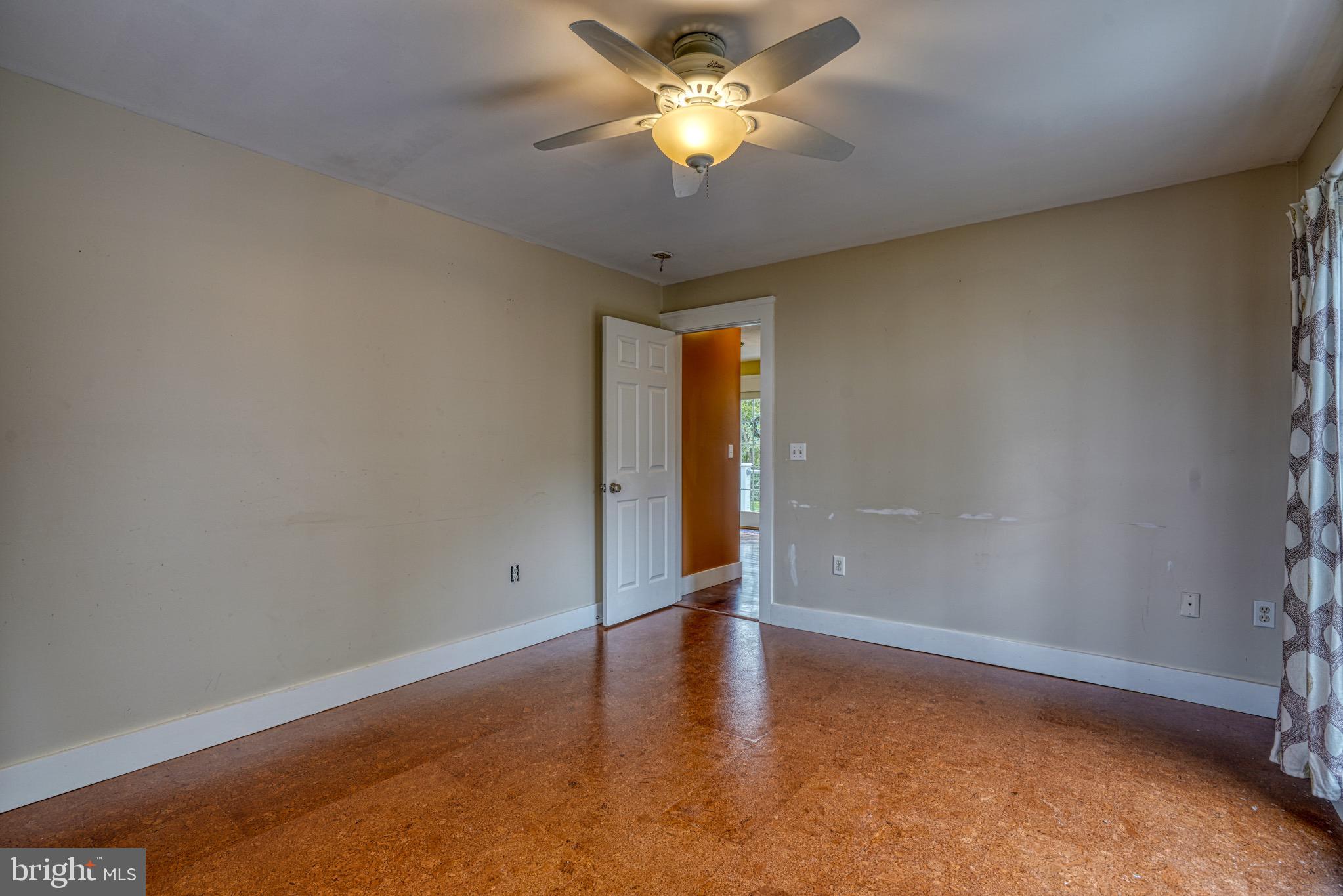 PEAR TREE POINT - Residential