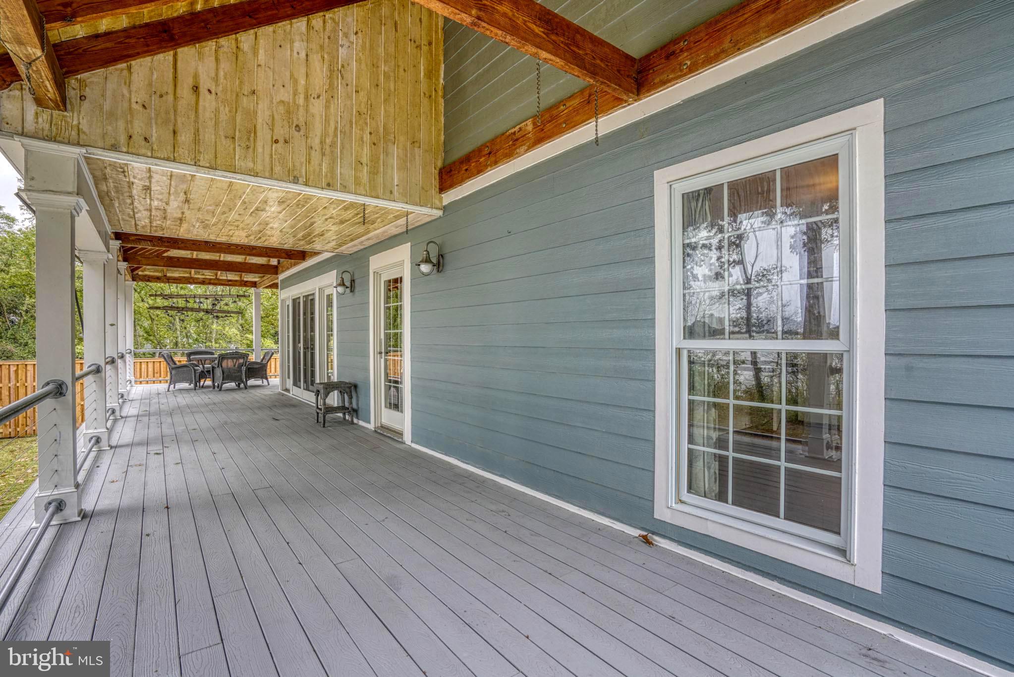 PEAR TREE POINT - Residential