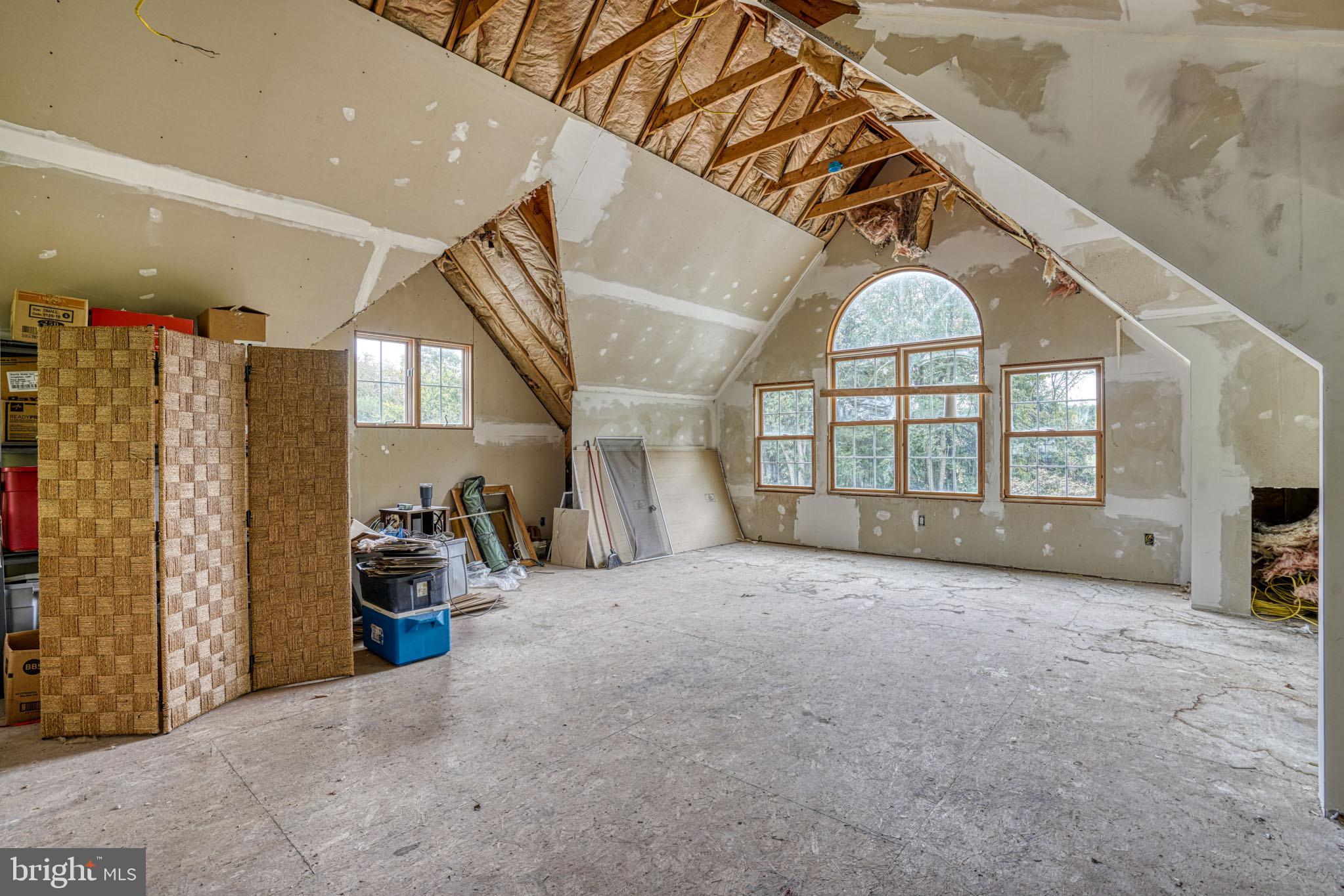 PEAR TREE POINT - Residential