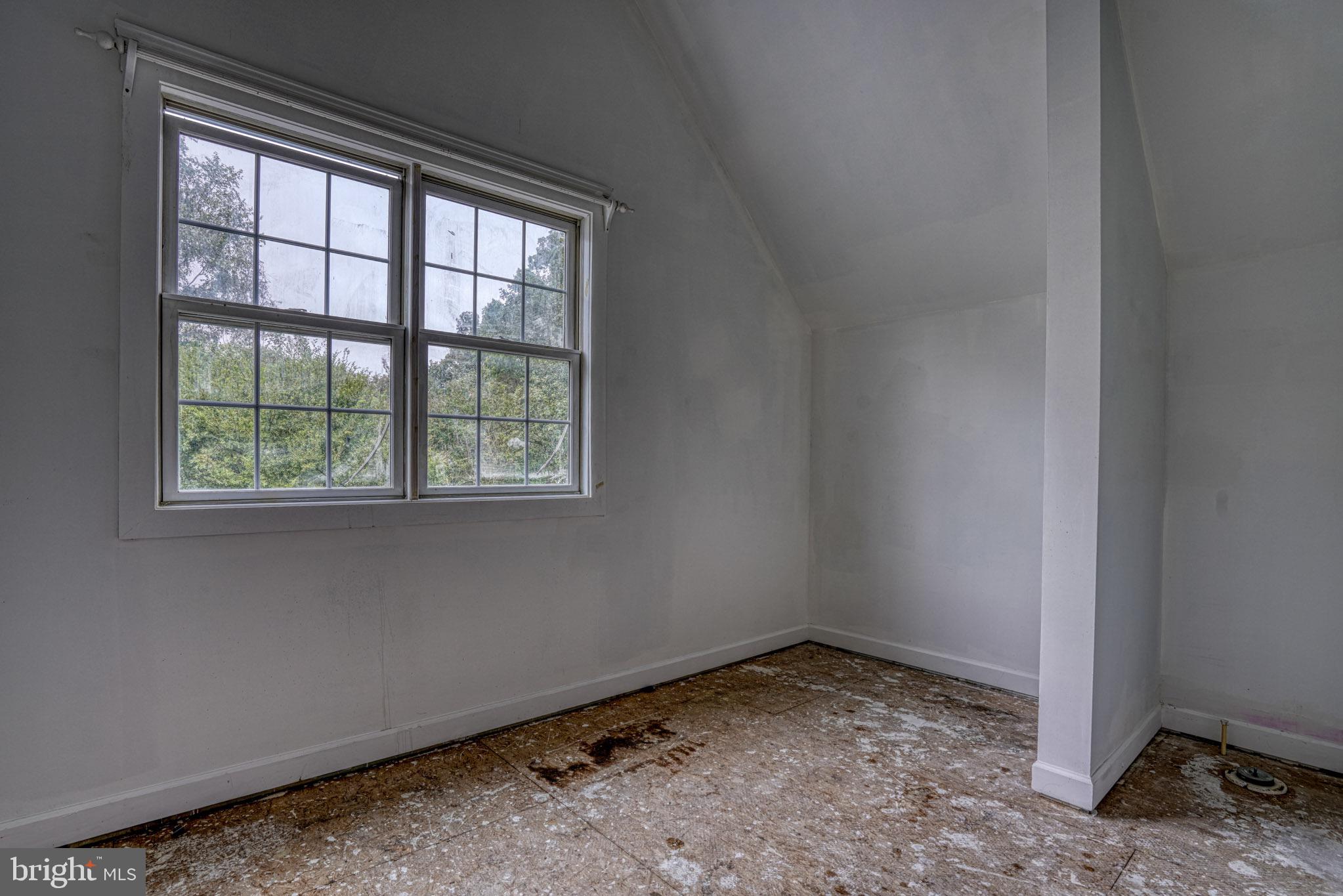 PEAR TREE POINT - Residential