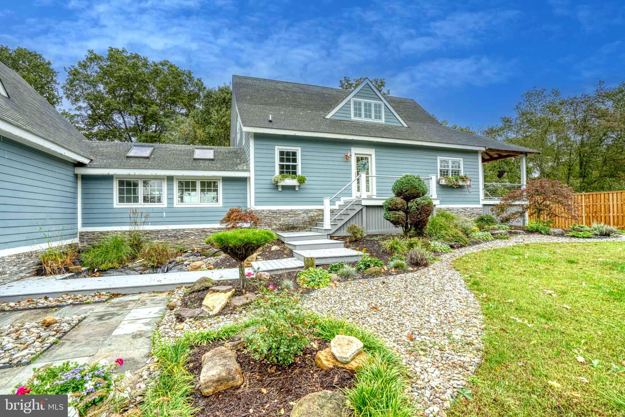 PEAR TREE POINT - Residential