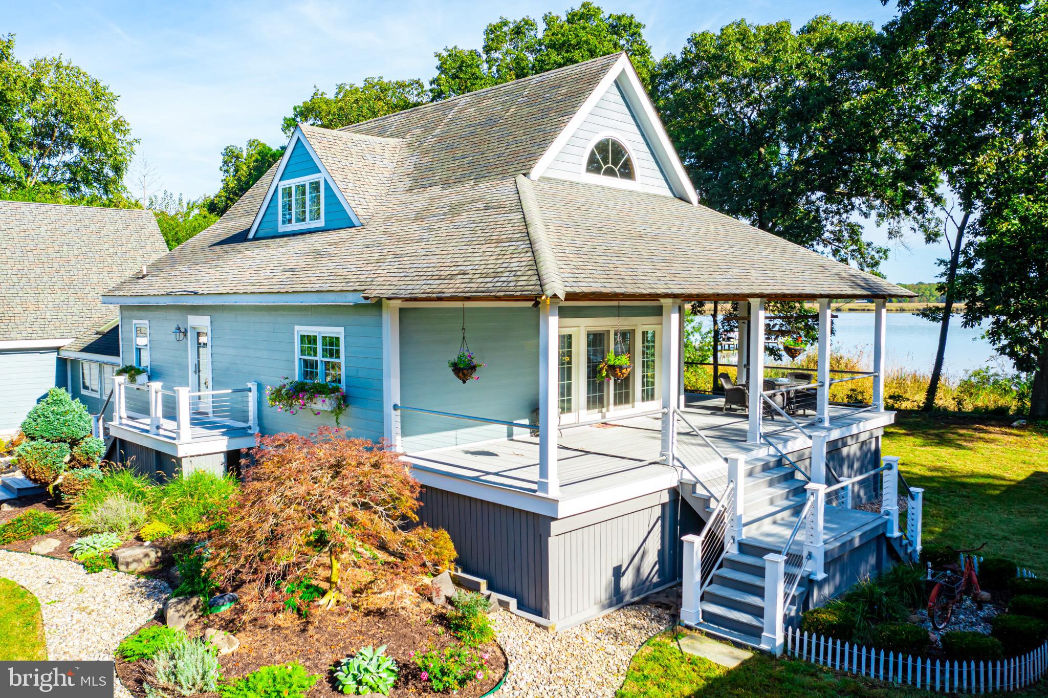 PEAR TREE POINT - Residential