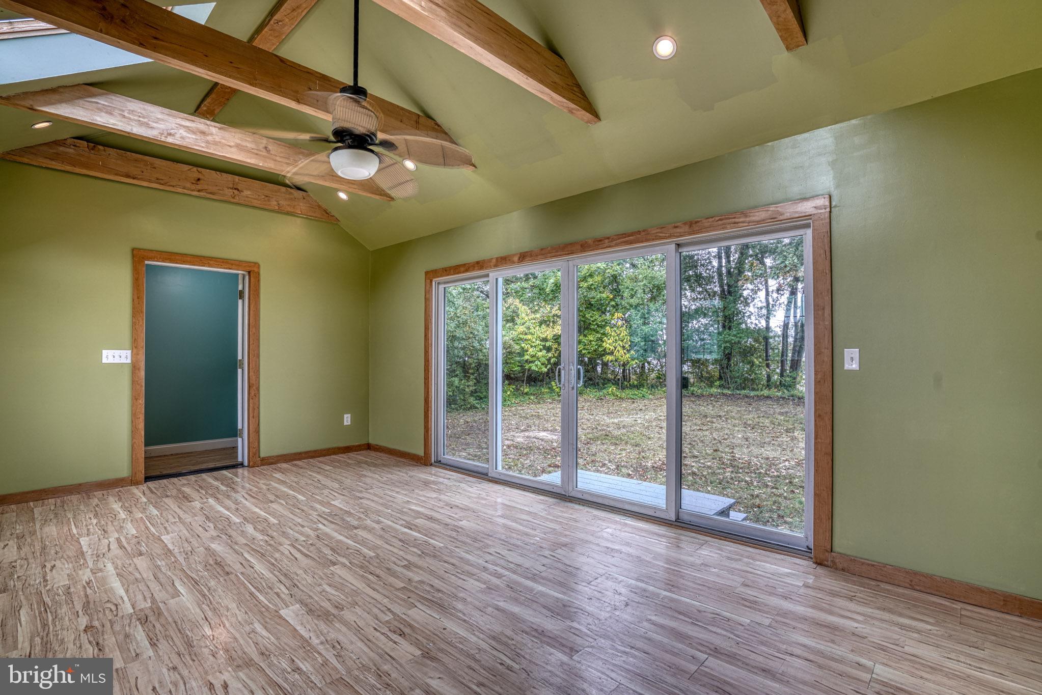 PEAR TREE POINT - Residential