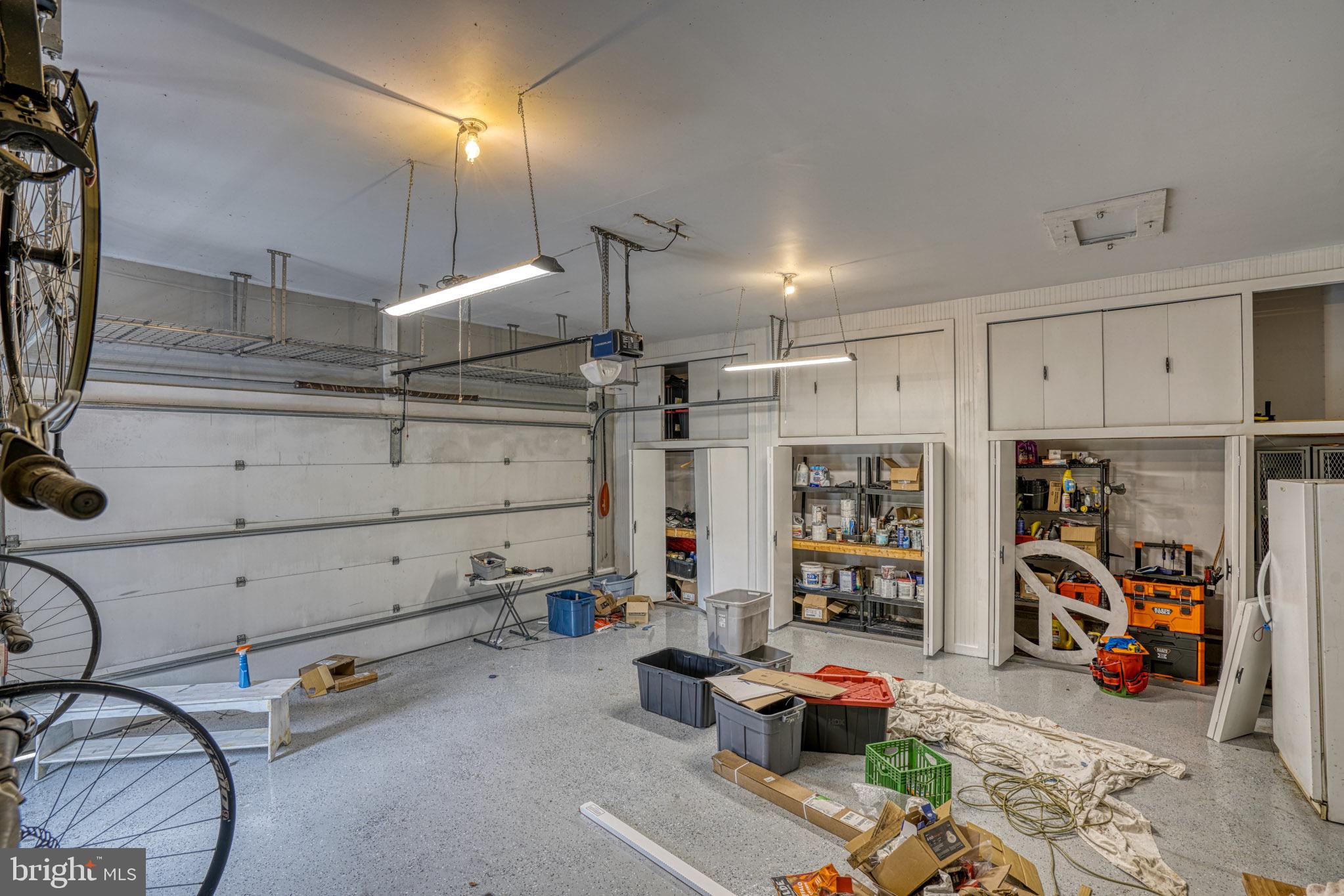 PEAR TREE POINT - Residential