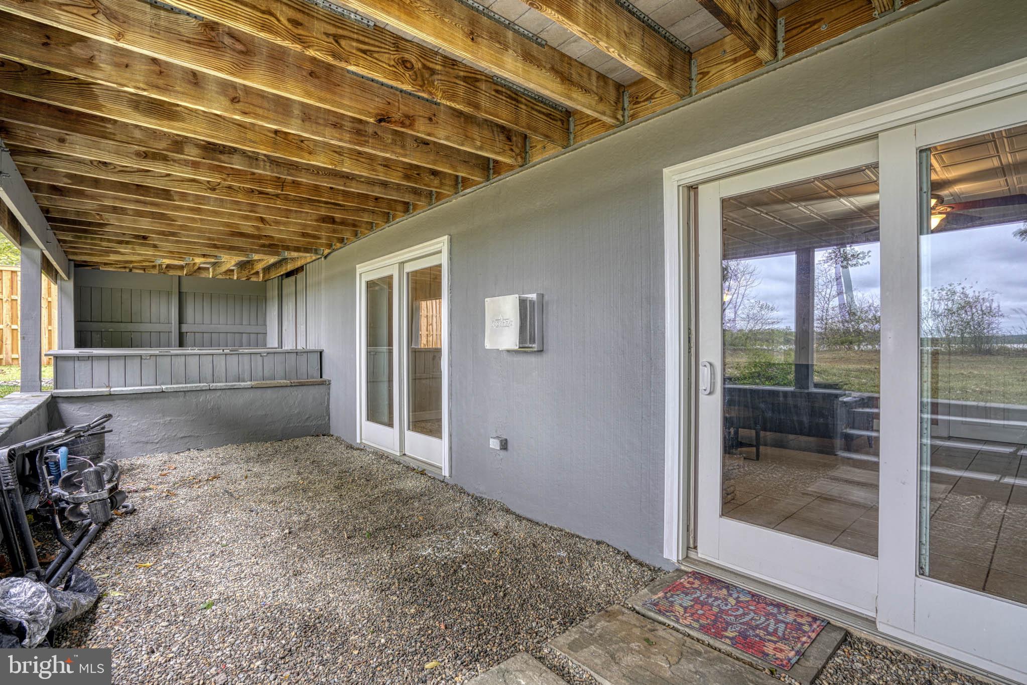 PEAR TREE POINT - Residential