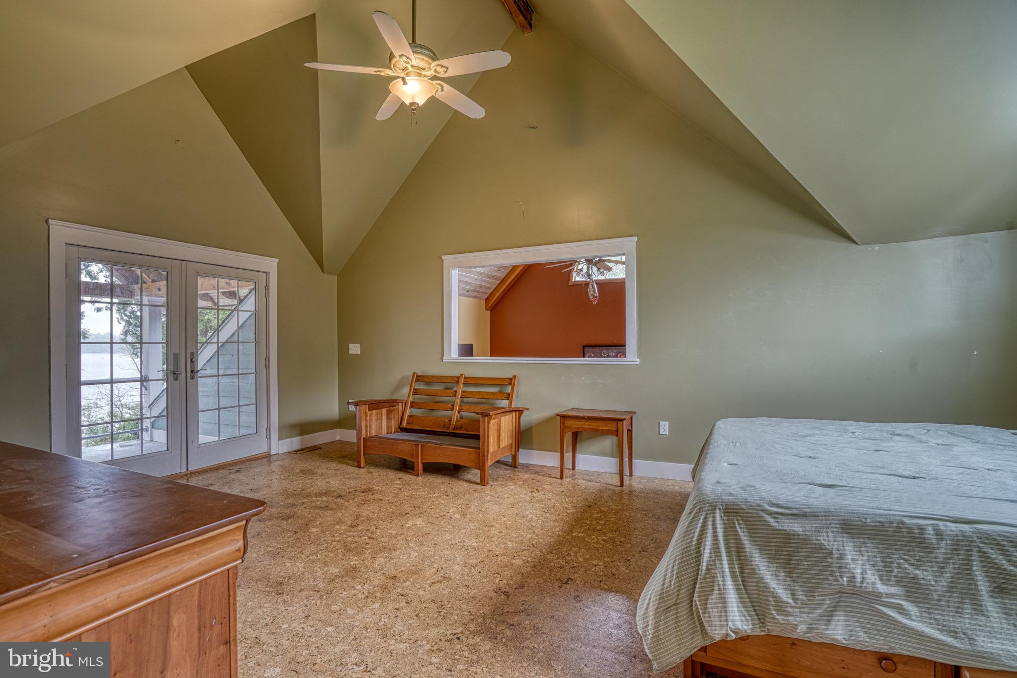 PEAR TREE POINT - Residential