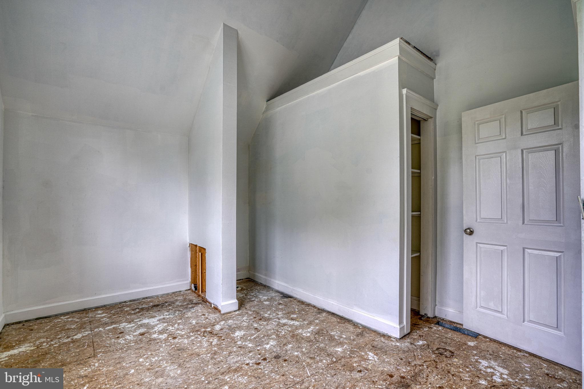 PEAR TREE POINT - Residential