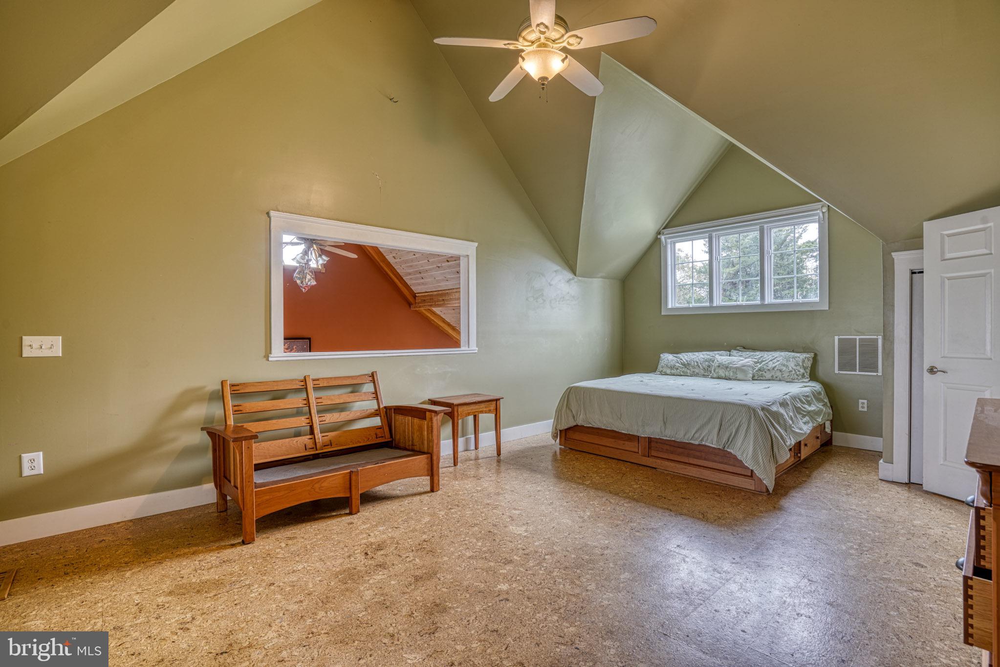 PEAR TREE POINT - Residential