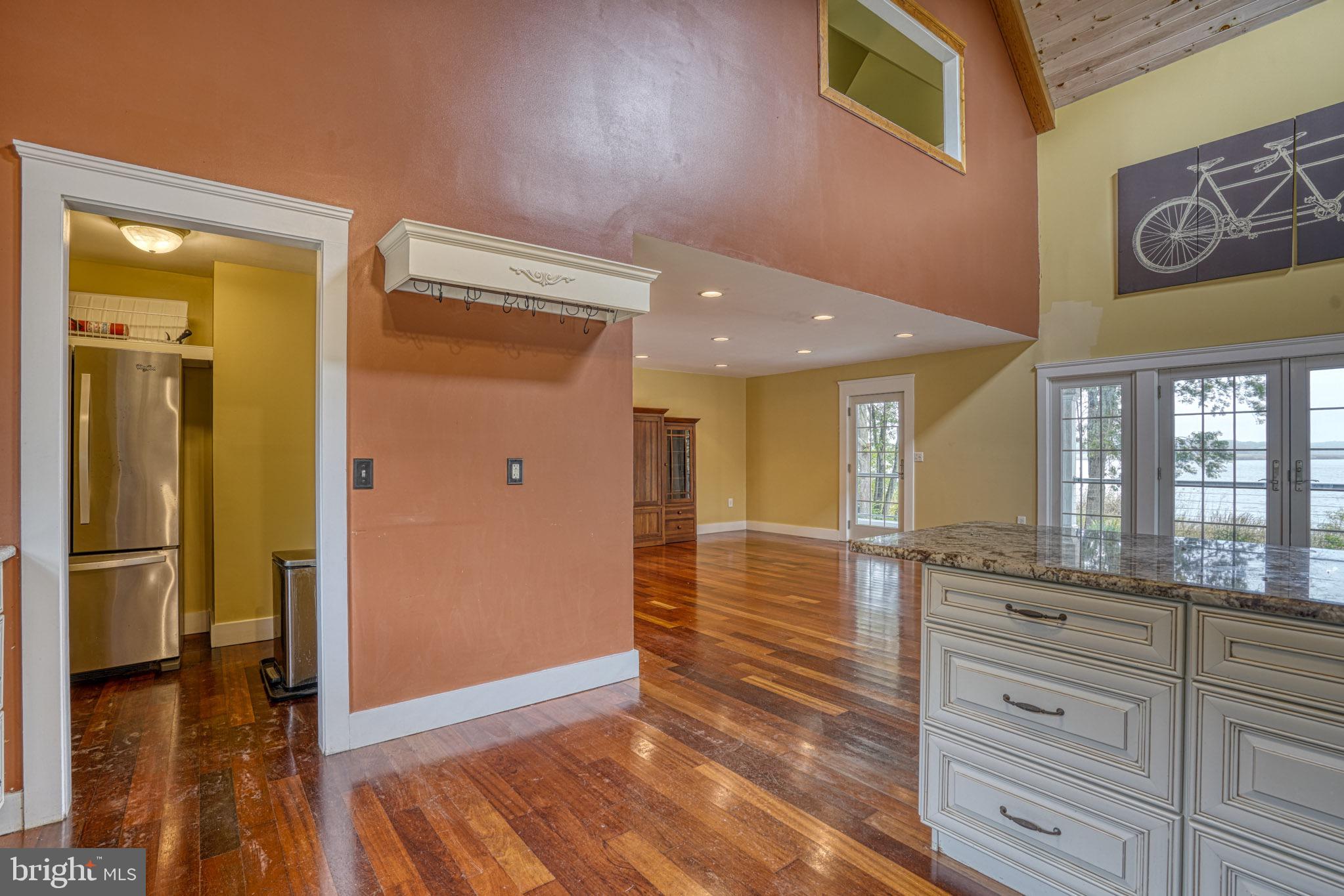 PEAR TREE POINT - Residential