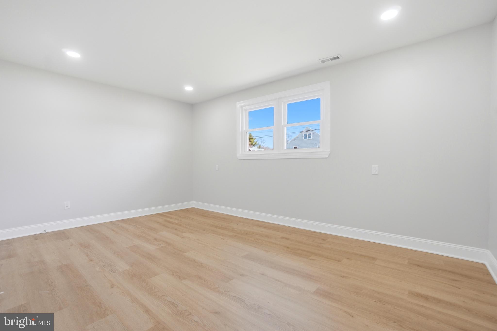 HILLTOP PARK - Residential