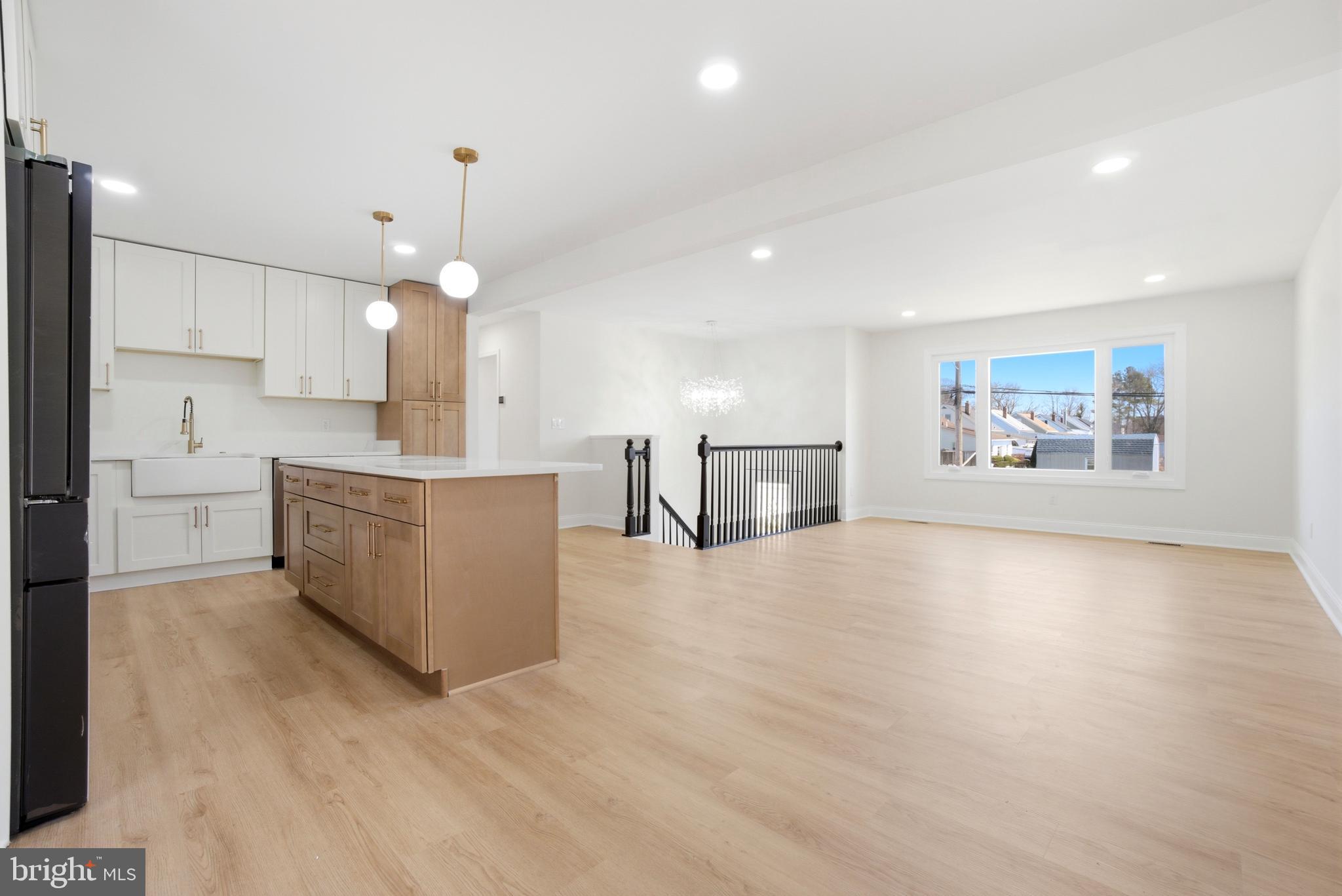 HILLTOP PARK - Residential