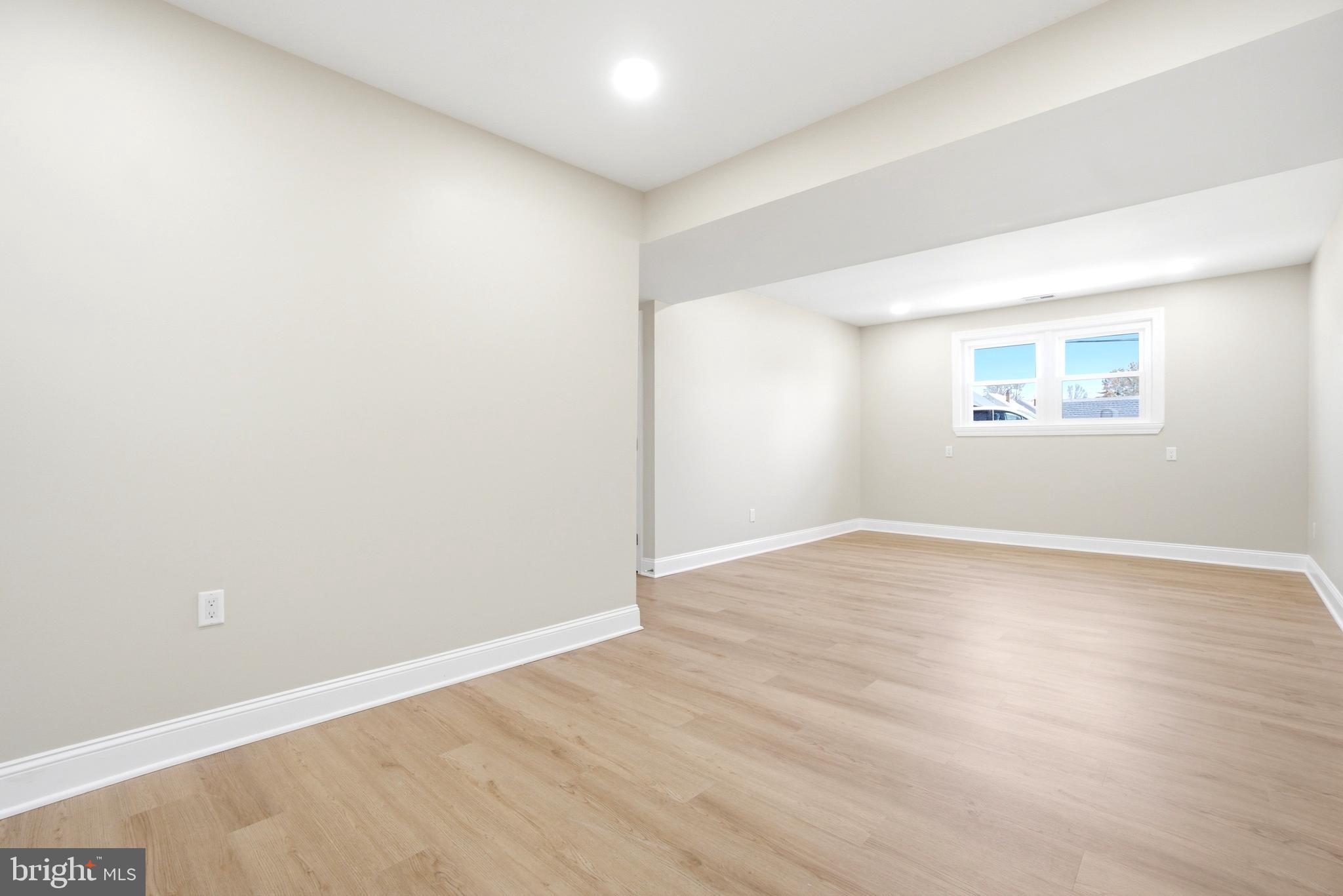 HILLTOP PARK - Residential