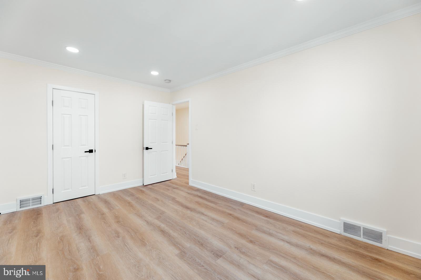 WEST OAK LANE - Residential