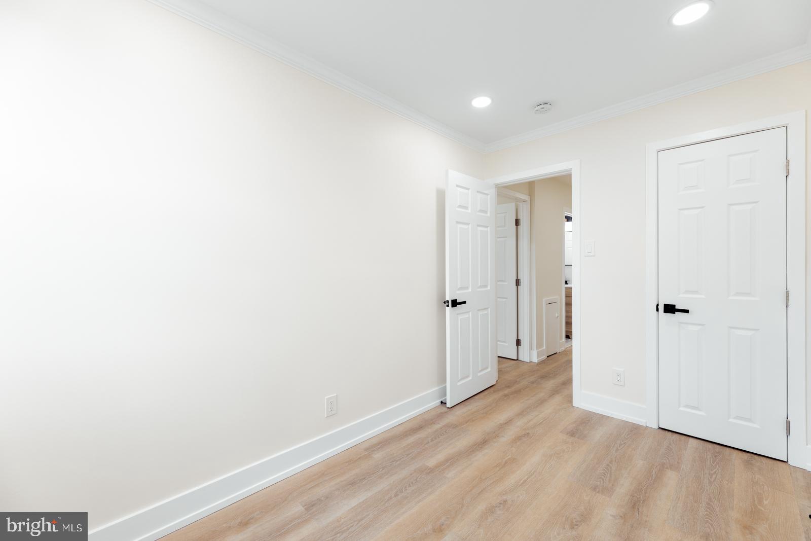 WEST OAK LANE - Residential