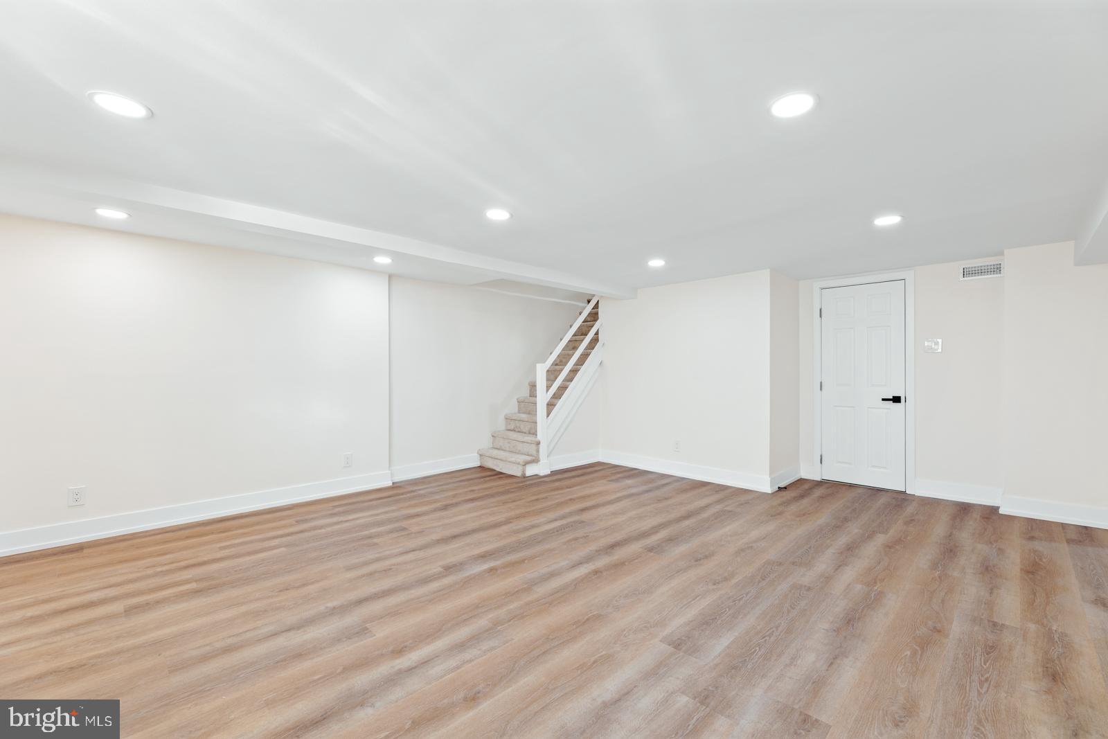 WEST OAK LANE - Residential