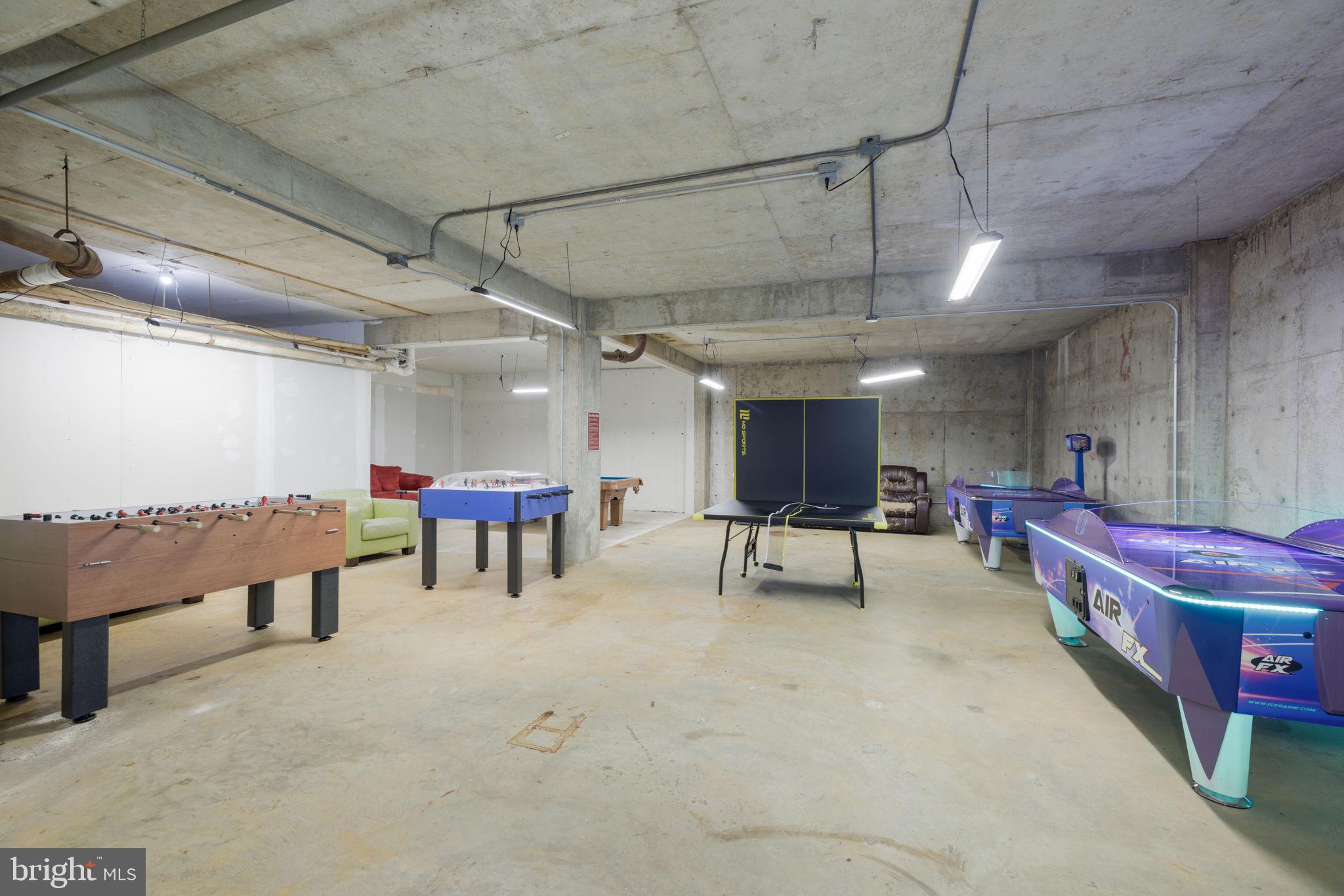 FORTY SIX HUNDRED - Residential