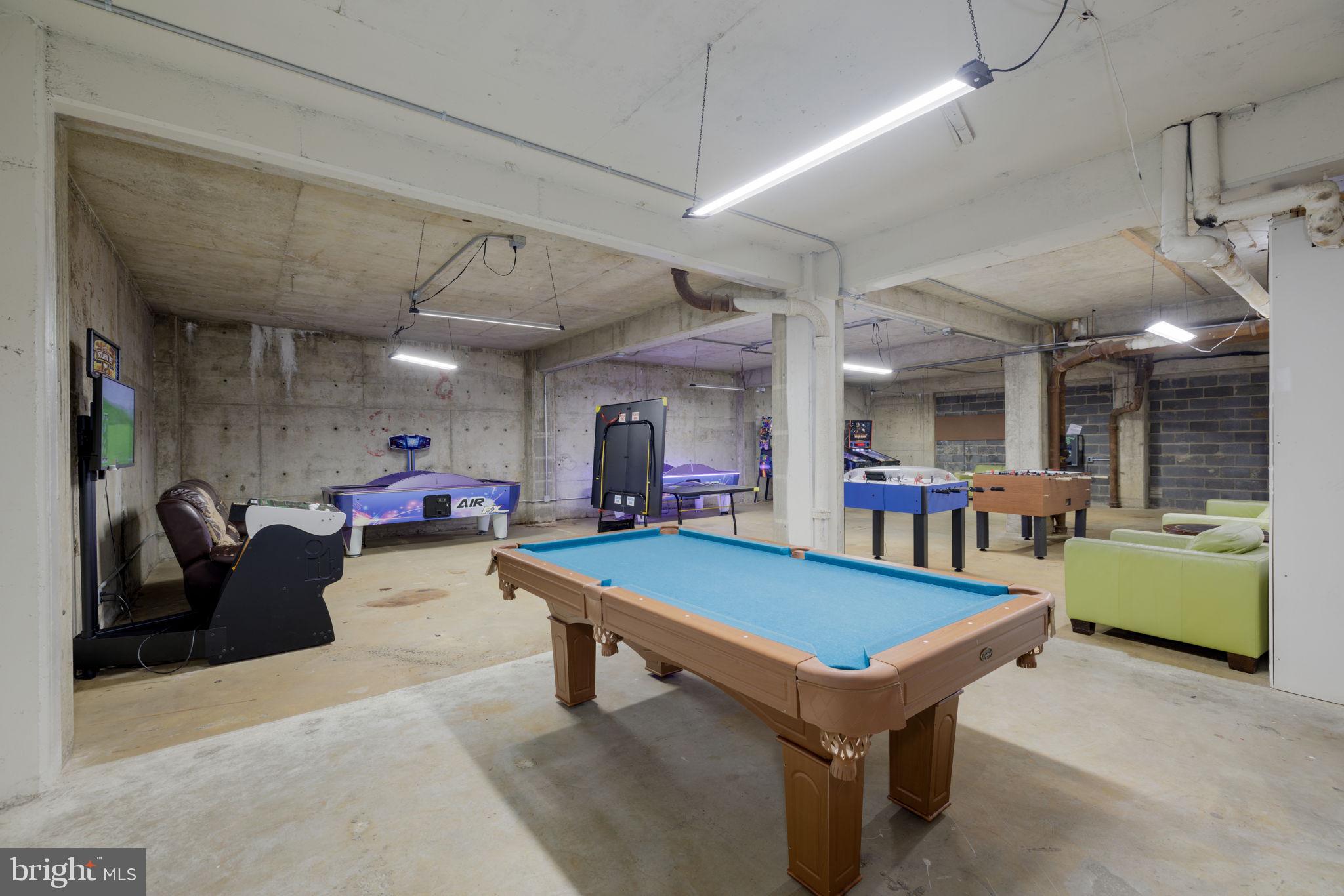 FORTY SIX HUNDRED - Residential