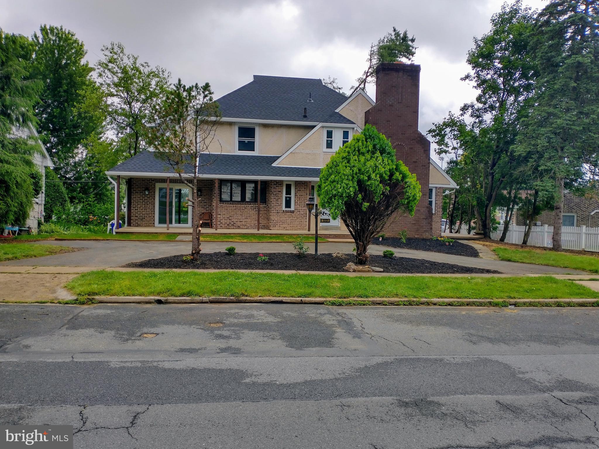 🏡 Welcome to 512 Mifflin Blvd, Reading, PA 19607!
Don’t miss your chance to own this beautiful, move-in-ready home that’s been fully updated from top to bottom!
✨ Upgrades Include:
🔹 Brand NEW Roof
🔹 NEW Furnace & Central Air
🔹 NEW Water Heater & Electrical Service Line
🔹 Stunning NEW Kitchen with Granite Counters, Cabinets, Sink, Appliances & Tile Floor
🔹 NEW Hardwood Flooring in Dining Room
🔹 Gorgeous NEW Bathrooms
🔹 NEW Windows, Doors & Sliding Doors
🔹 NEW Carpet, Tile, and Light Fixtures Throughout
🔹 Spacious FULL Walkout Basement
📍Schedule your tour today!!