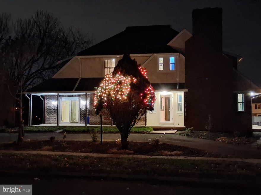 🏡 Rates are coming down and there's tremendous upside!
Don’t miss your chance to own this beautiful, move-in-ready home that’s been fully updated from top to bottom! Located right next to Joy Garden Creative Montessori Center and a short walk from Governor Mifflin High School. 

✨ Upgrades Include:
🔹 Brand NEW Roof
🔹 NEW Furnace & Central Air
🔹 NEW Water Heater & Electrical Service Line
🔹 Stunning NEW Kitchen with Granite Counters, Cabinets, Sink, Appliances & Tile Floor
🔹 NEW Hardwood Flooring in Dining Room
🔹 Gorgeous NEW Bathrooms
🔹 NEW Windows, Doors & Sliding Doors
🔹 NEW Carpet, Tile, and Light Fixtures Throughout
🔹 Spacious FULL Walkout Basement

📍Rates are coming down. Plus there's not much mowing or shoveling to do here. Schedule your tour today!!