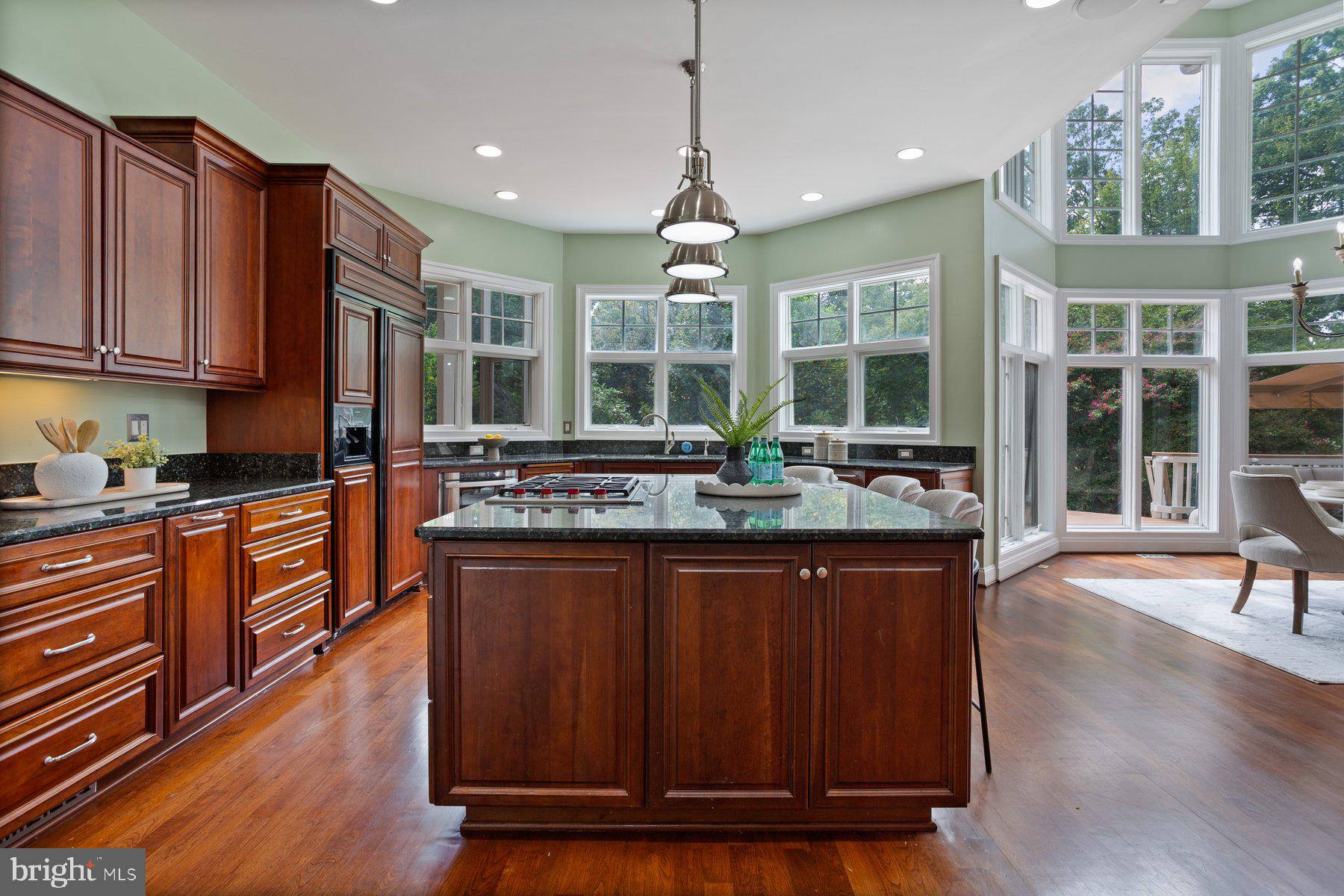 BEACON HILL - Residential