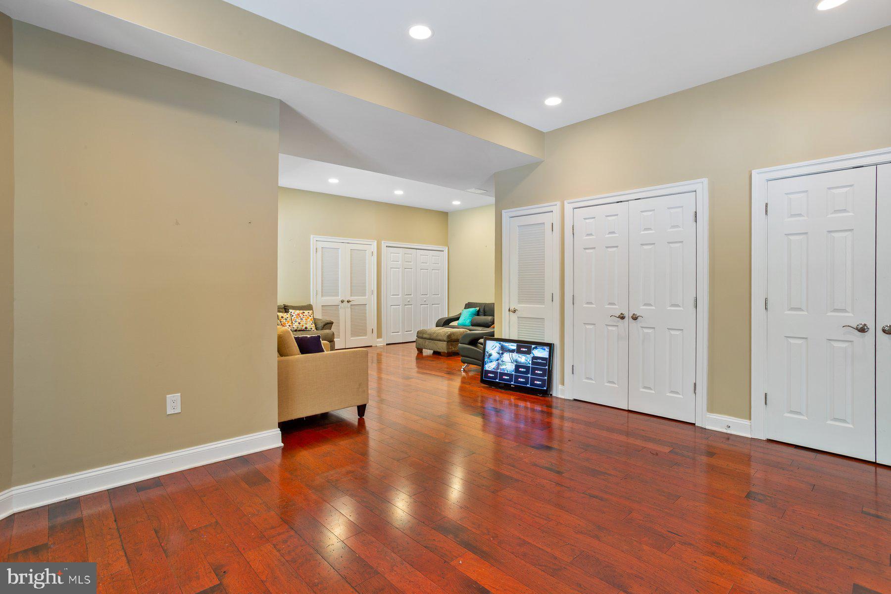 BEACON HILL - Residential