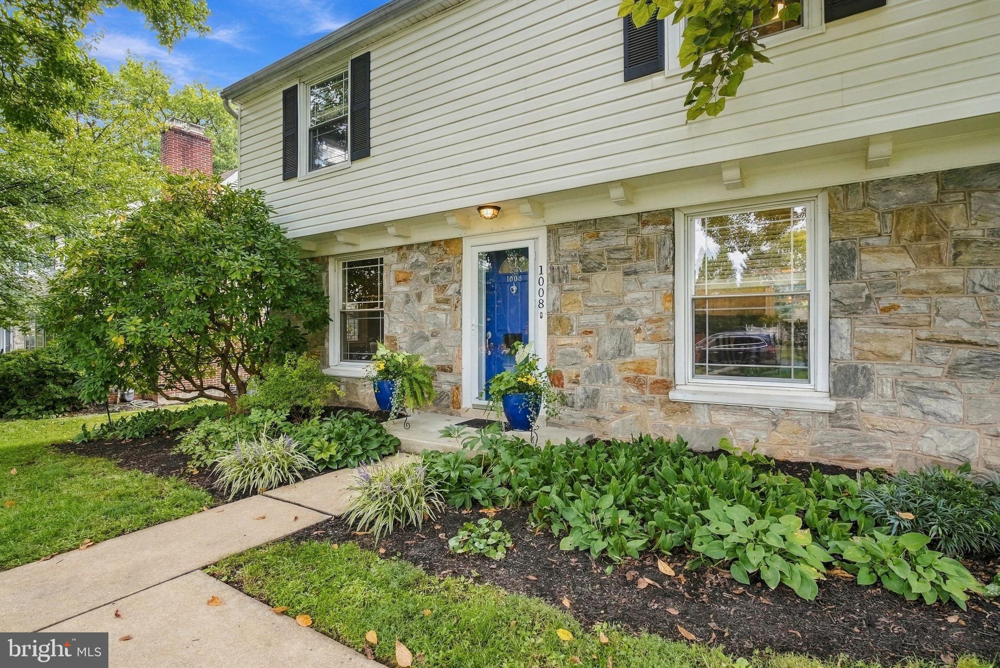 1008 SKYLINE DRIVE