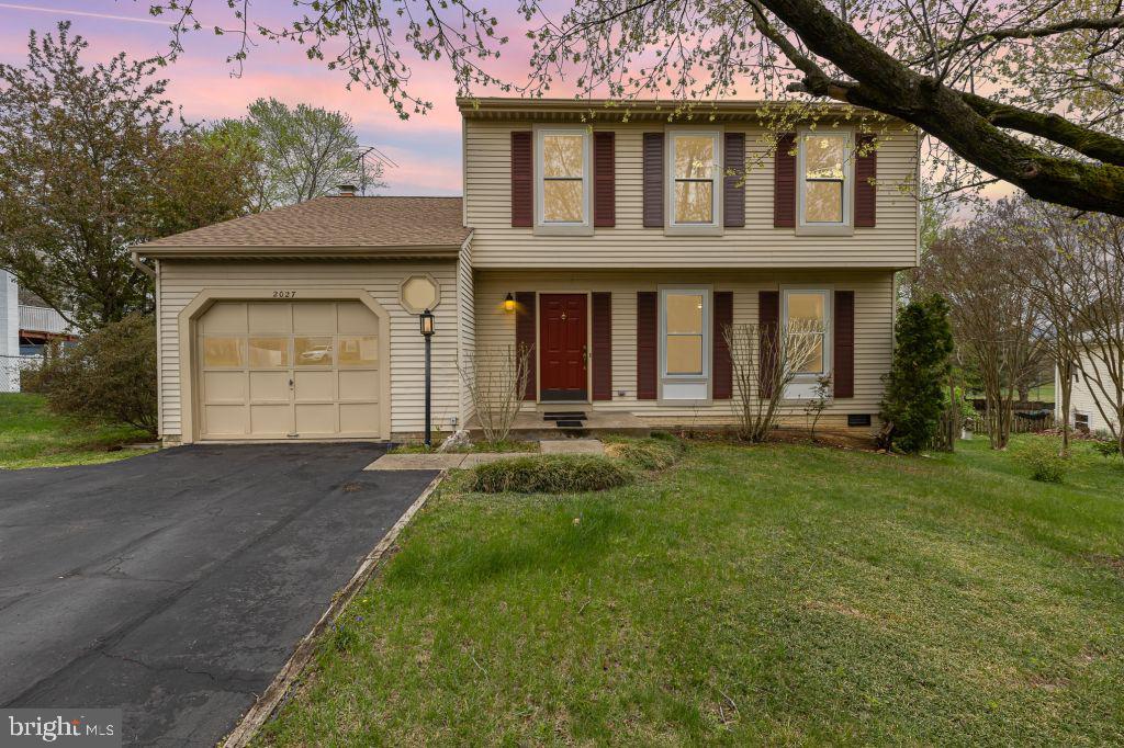 Step into this beautifully landscaped house and call it your home. Welcome to this 2-story, 3-bedroom, 2.5-
bathroom colonial with 1-car garage and expansive open floor plan family room, dining area, and kitchen.
The spacious family room has high vaulted ceiling, cozy fireplace, and Pergo floor. The open floor plan
makes socializing and watching TV convenient while sitting in the family room, eating in the dining area, or
cooking your favorite meal in the kitchen. The flat 2/3-acre lot features one of the neighborhood's biggest
backyards and a spacious deck for cookouts. The yard features many gorgeous flowering trees, bushes,
and fruiting plants. There is plenty of land to grow your own garden. Major upgrades- Roof (2024); HVAC
(2022); decking boards, posts, and railings (2015); all windows and sliding door (2013). House and deck
pressure washed and sealed; freshly painted family room, dining area, kitchen, and cabinets (2025). Aquia
Harbour offers resort style living with abundant amenities, its own police force, and fire station within the
gated community. This unique neighborhood offers 9-hole golf, driving range, walk/bike paths, marina with
boat ramp, storage for kayaks/canoes, horse stables, pools, basketball, tennis, and pickleball courts,
baseball and soccer fields, dog park, and fishing.