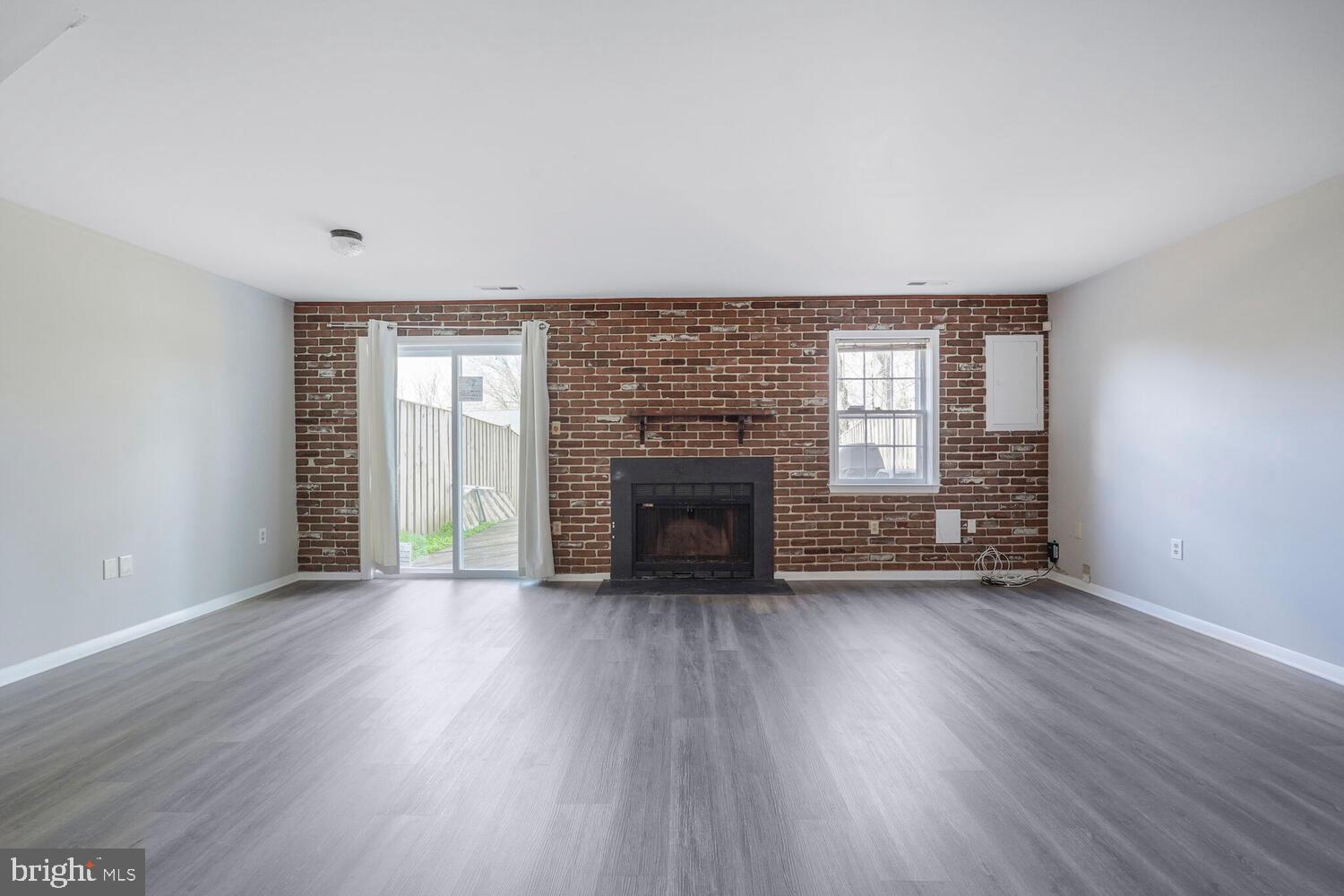 BETHELEN WOODS - Residential Lease