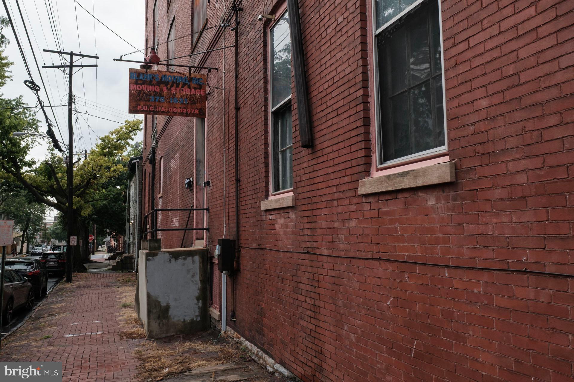 619 SPRUCE STREET