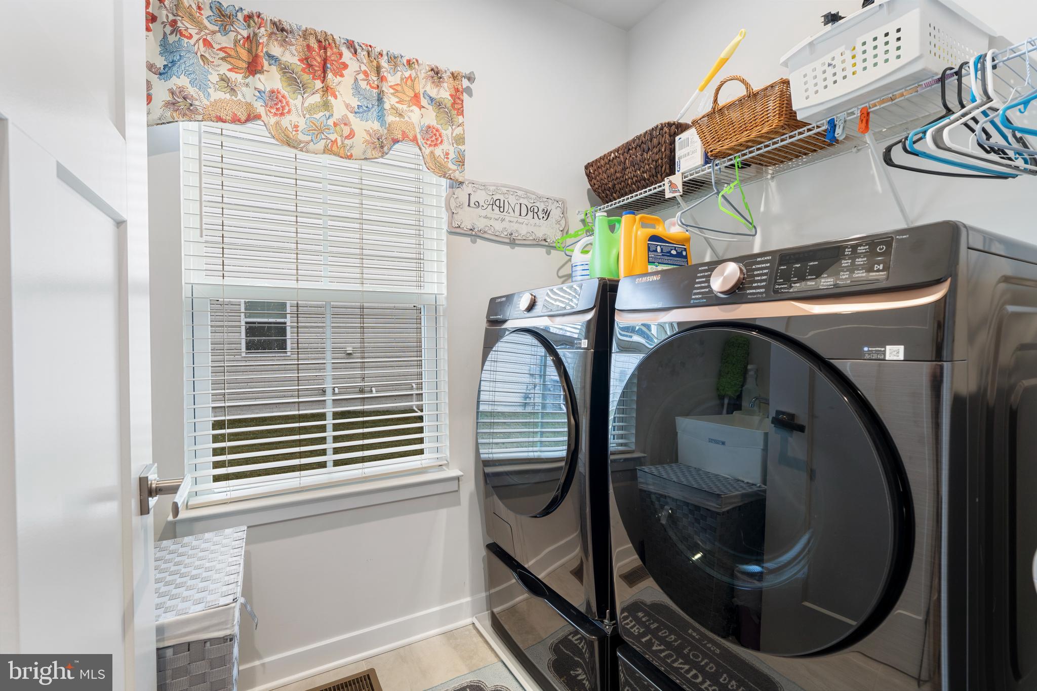 ABERDEEN OVERLOOK - Residential