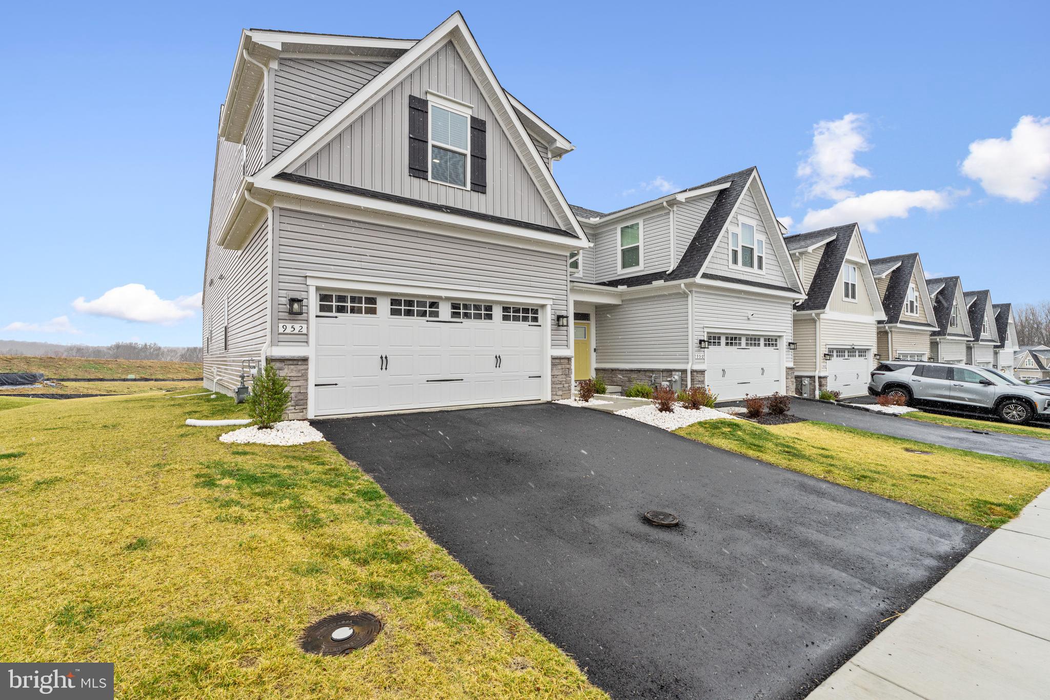 ABERDEEN OVERLOOK - Residential