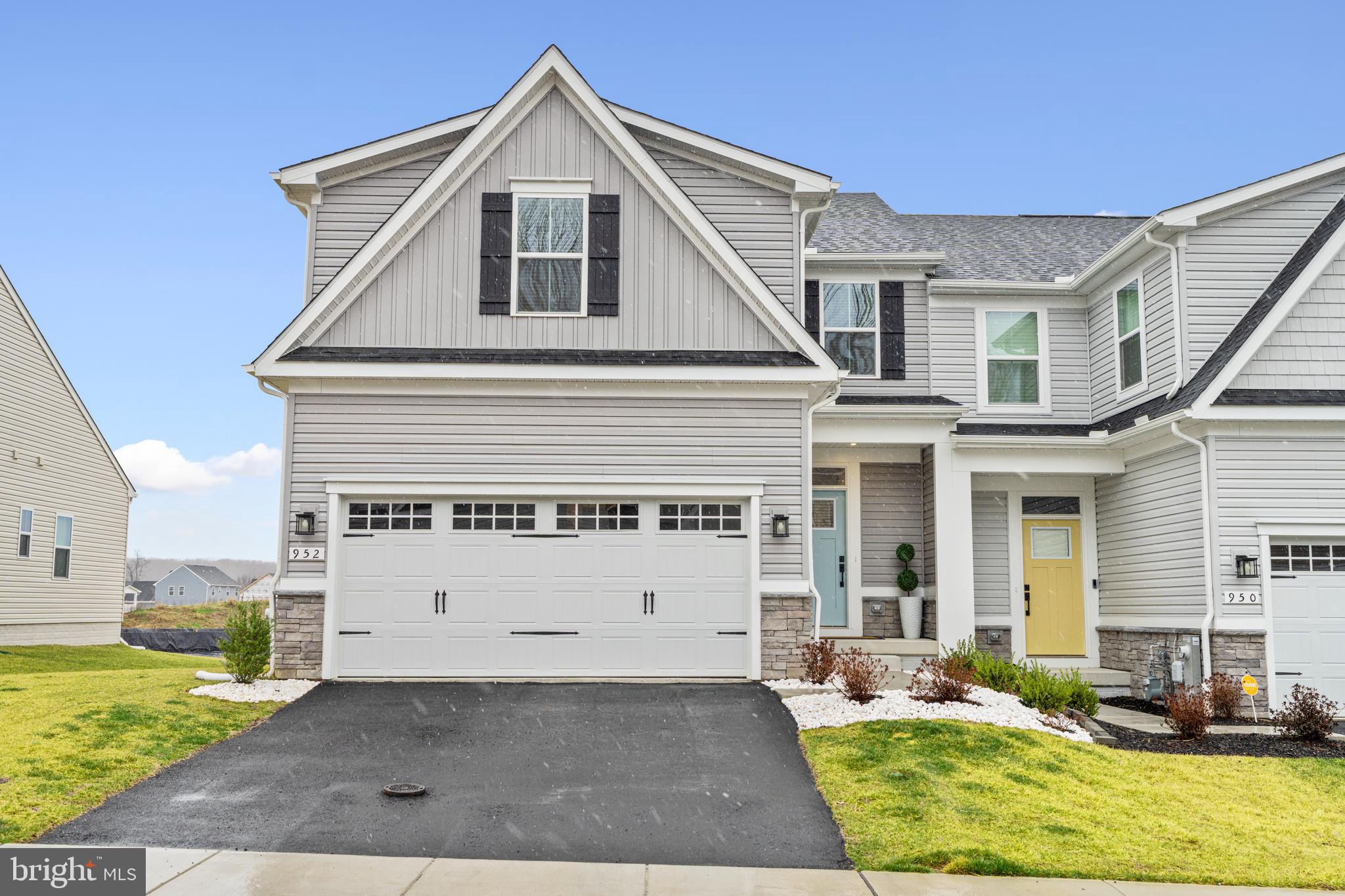 ABERDEEN OVERLOOK - Residential