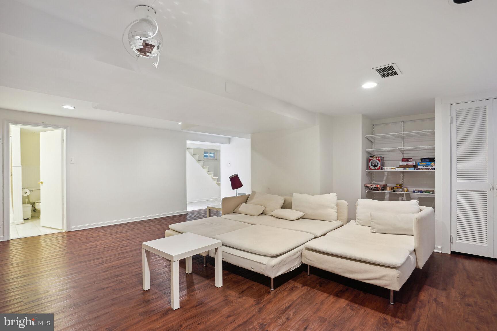 MARTINS ADDITION - Residential Lease