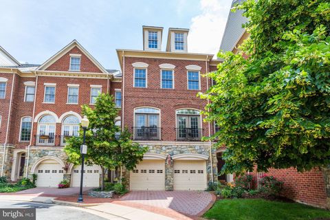 Townhouse For Rent - 5237 Bessley Place<br/> ALEXANDRIA, VA 22304