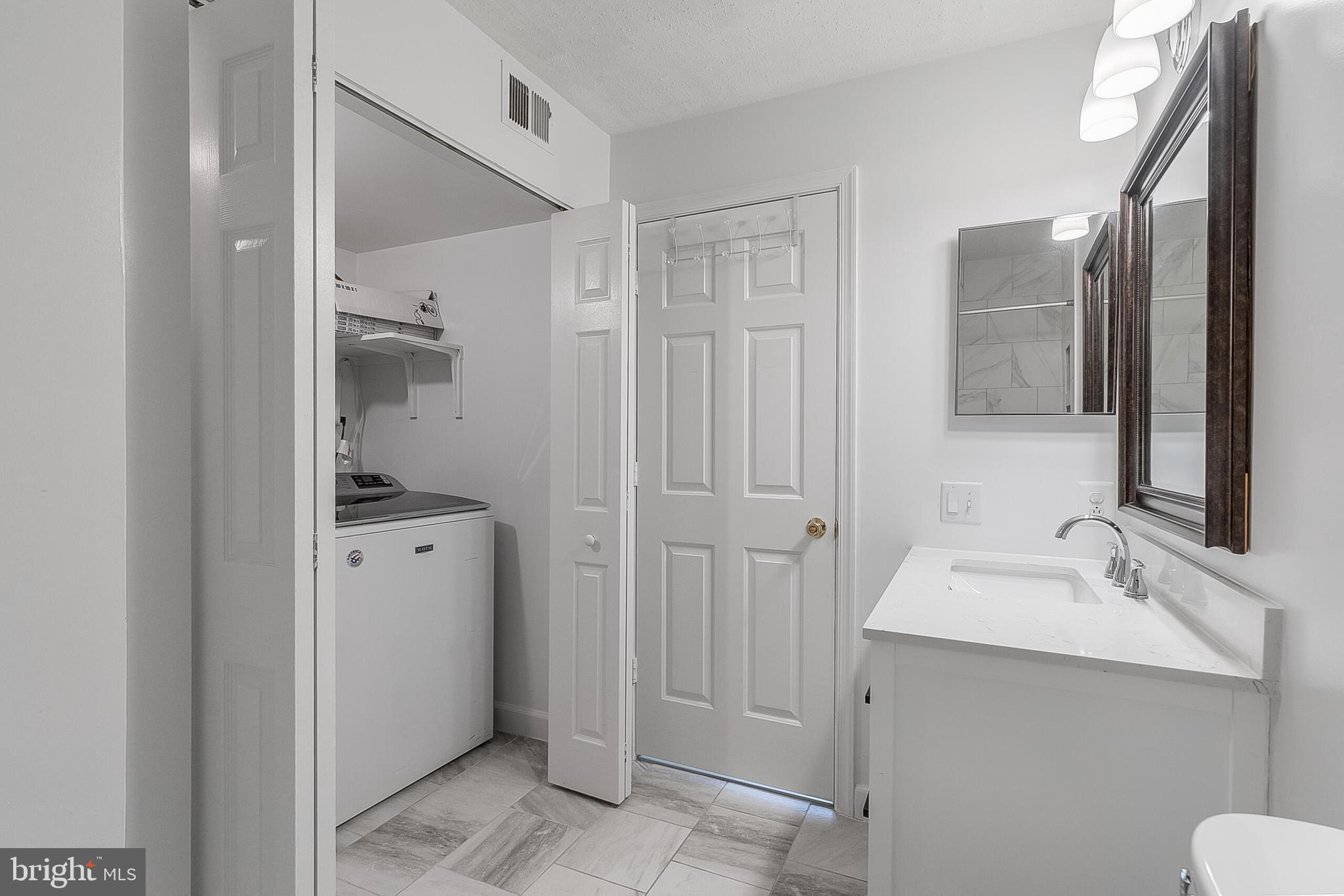 FOX CHAPEL AT TUDOR KNOLLS - Residential Lease