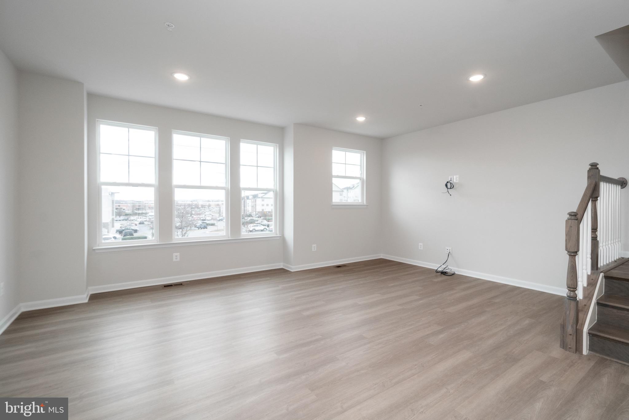 TOWNS AT MARKET COMMONS - Residential Lease