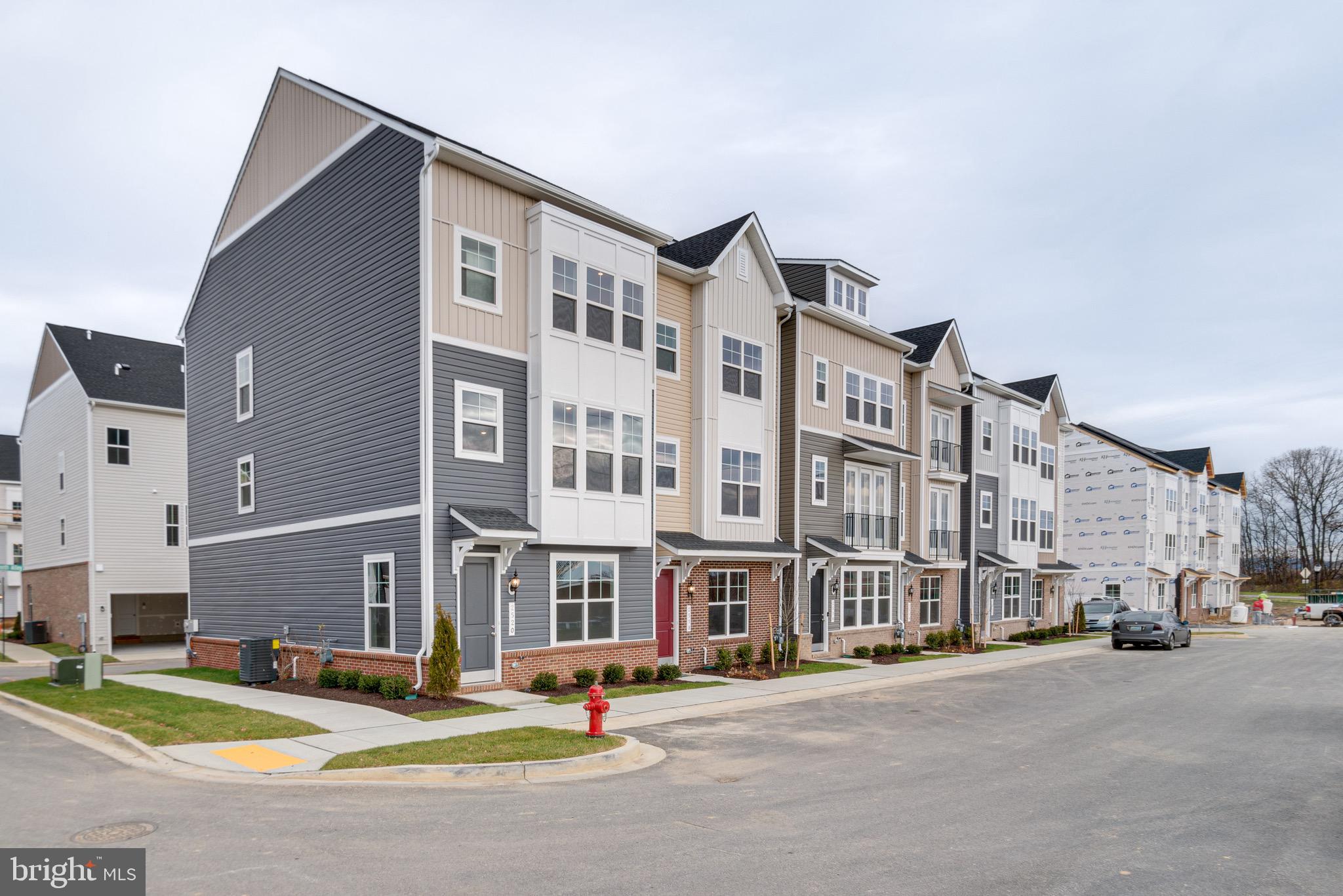 TOWNS AT MARKET COMMONS - Residential Lease