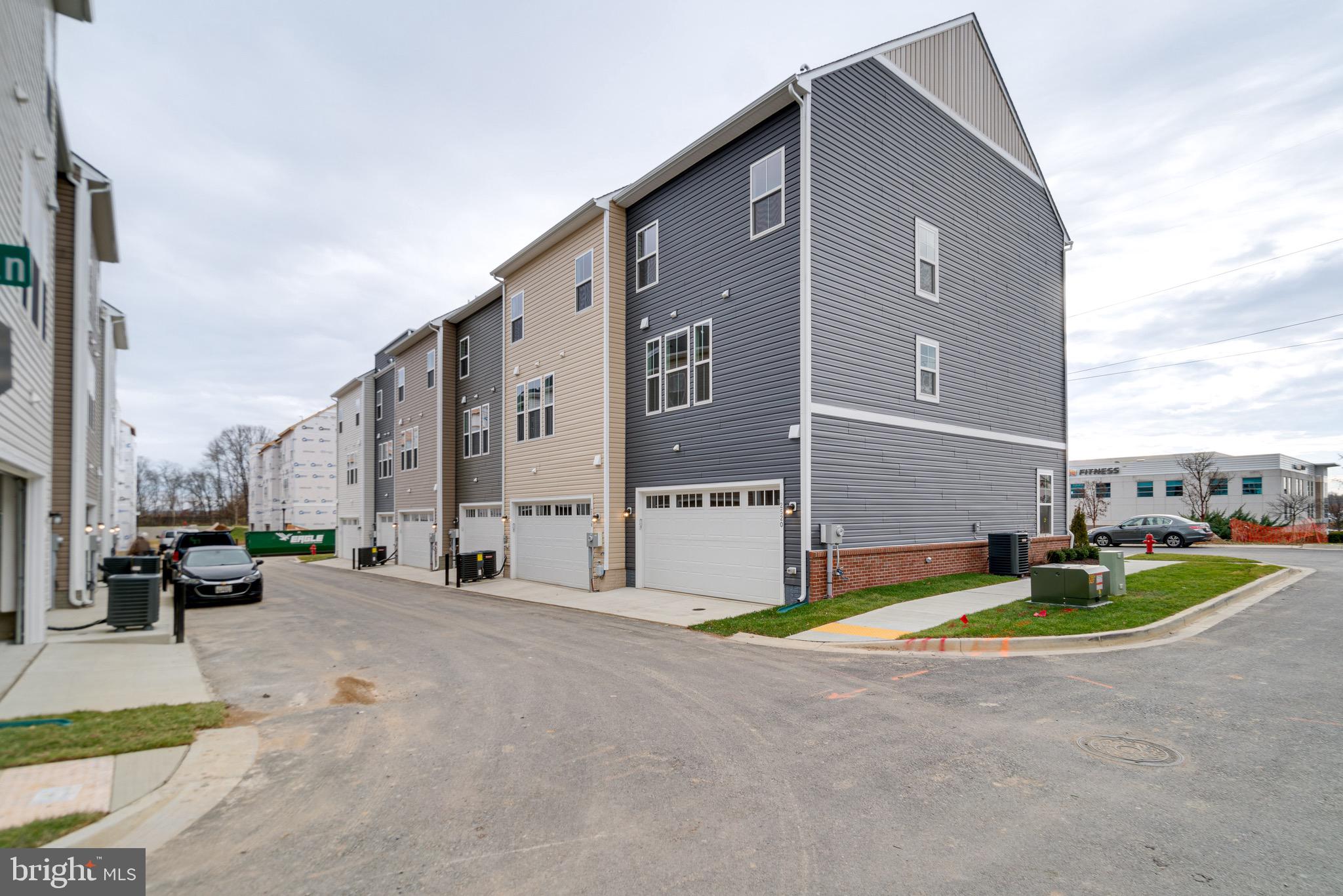 TOWNS AT MARKET COMMONS - Residential Lease