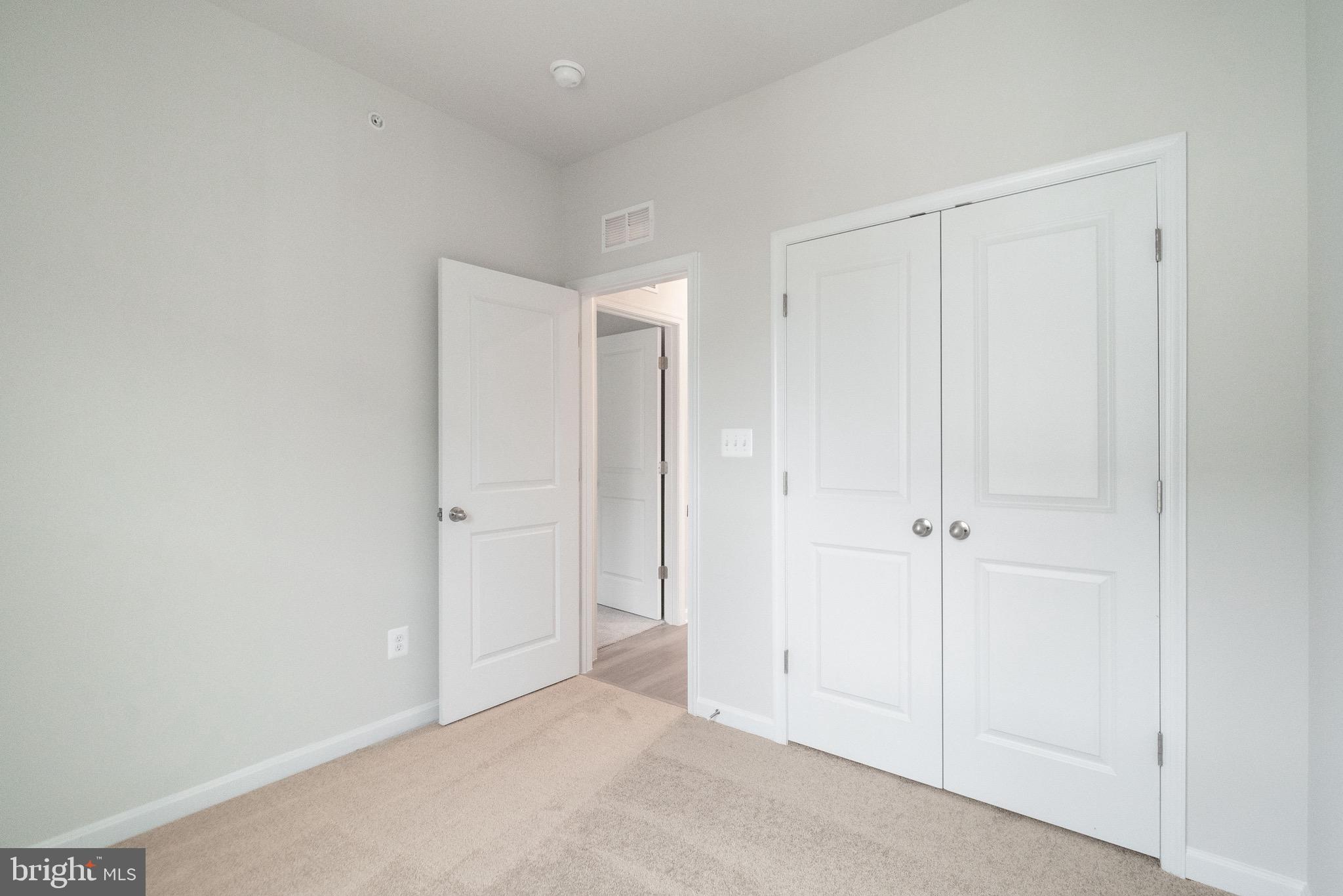 TOWNS AT MARKET COMMONS - Residential Lease