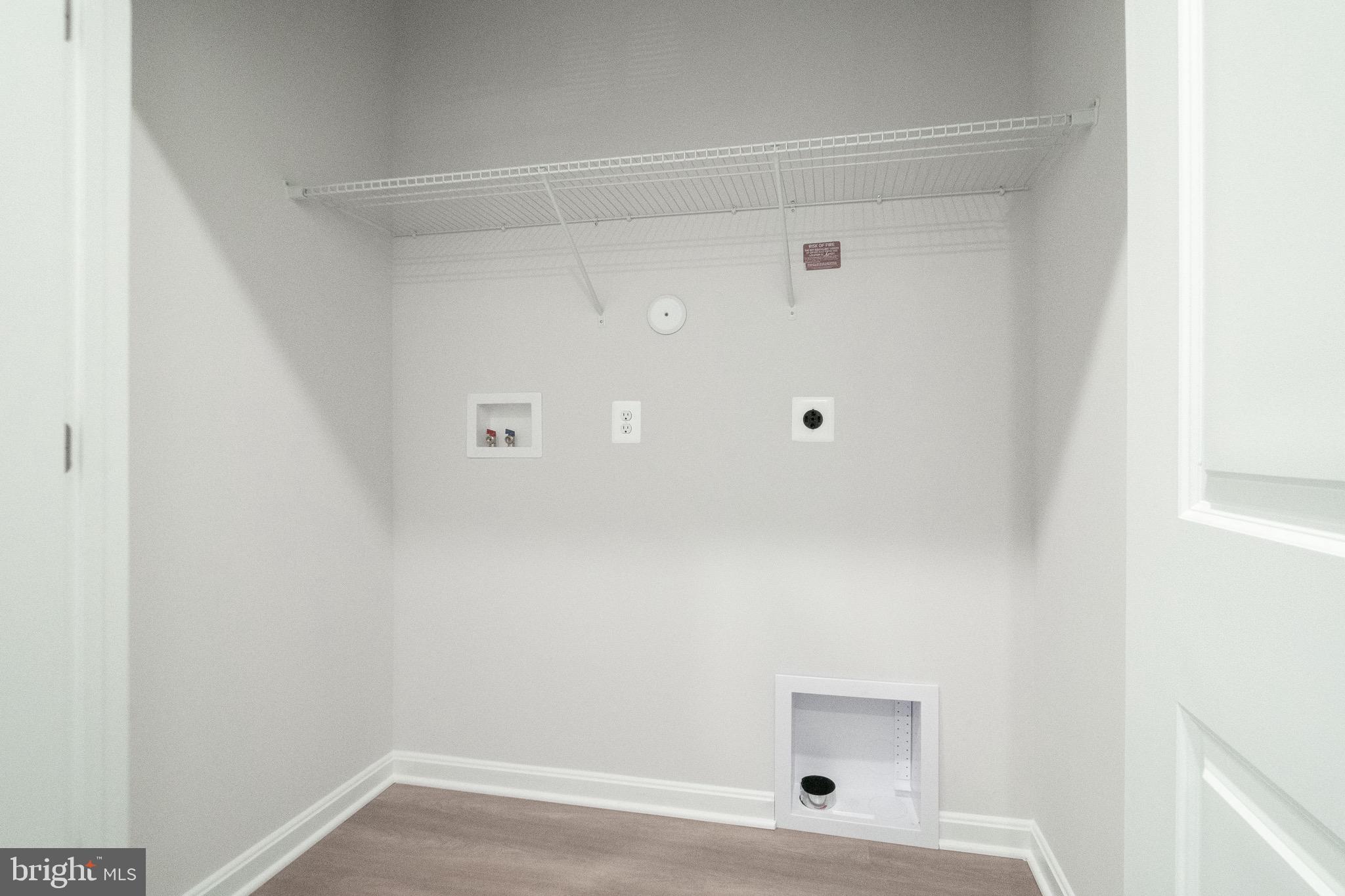 TOWNS AT MARKET COMMONS - Residential Lease