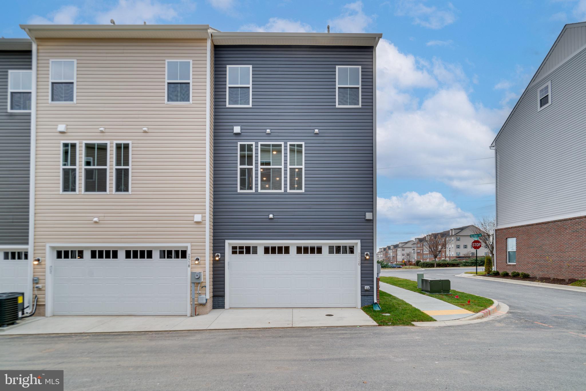 TOWNS AT MARKET COMMONS - Residential Lease