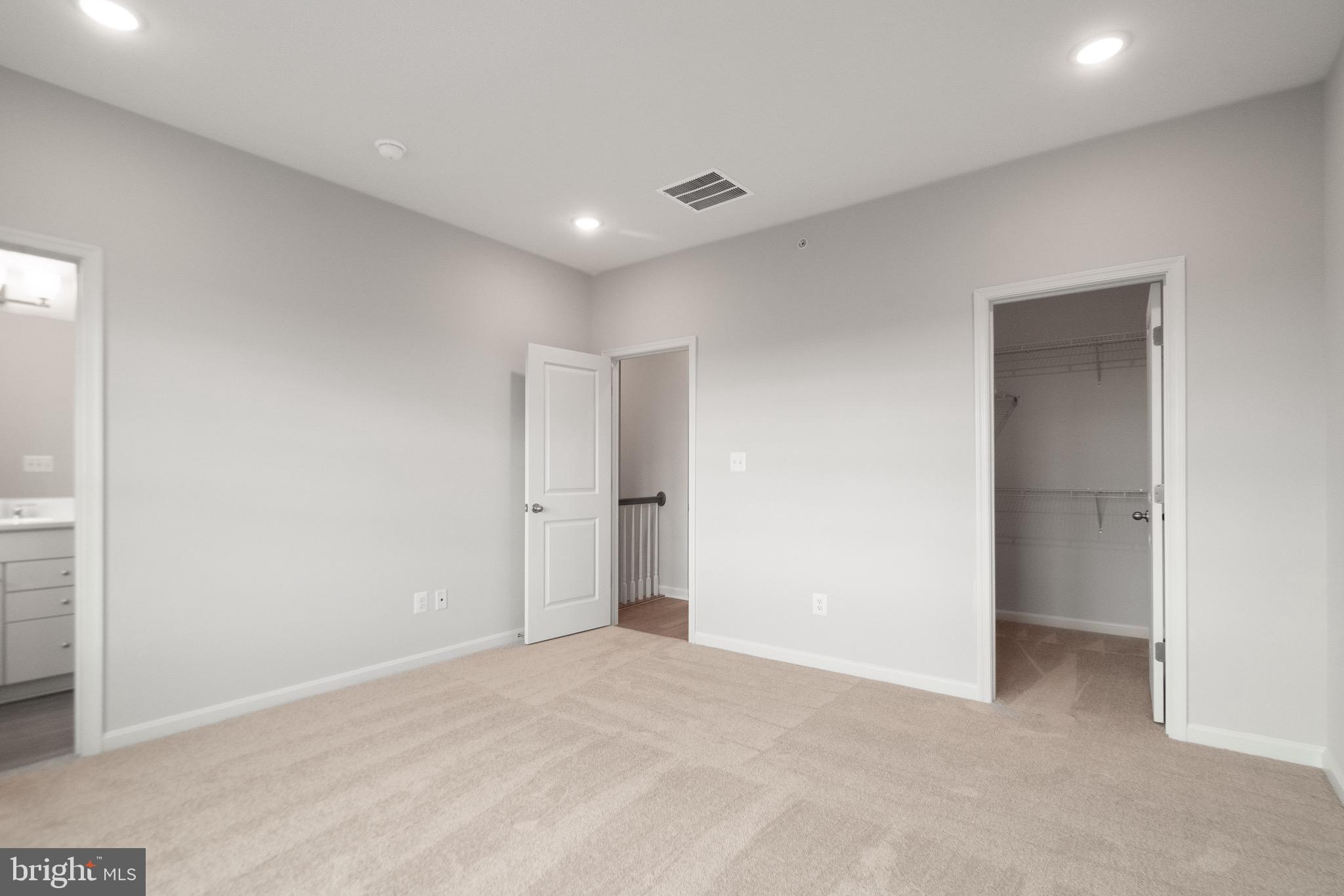 TOWNS AT MARKET COMMONS - Residential Lease