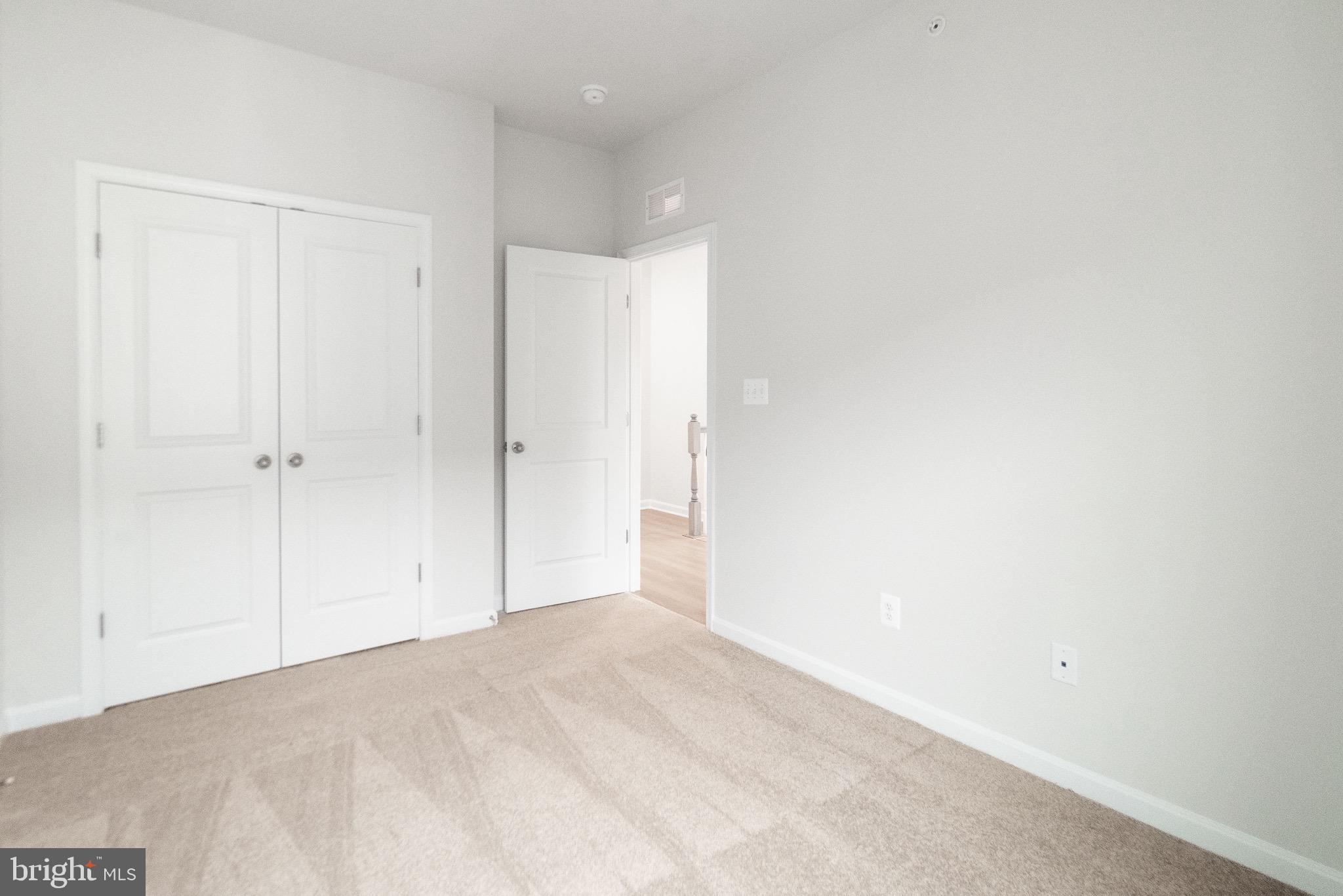 TOWNS AT MARKET COMMONS - Residential Lease